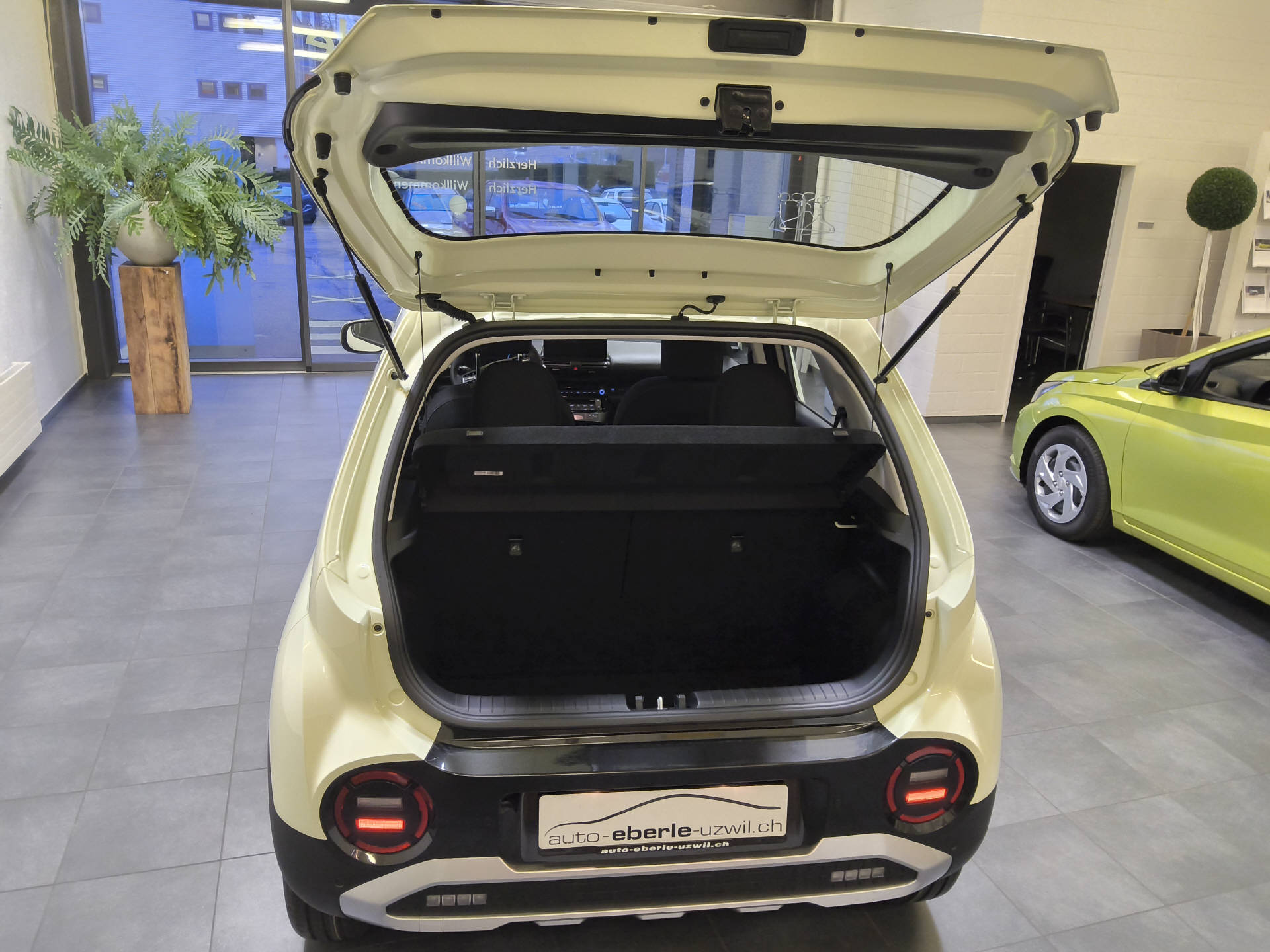 HYUNDAI Inster 49 kWh Electric Origo-image-15