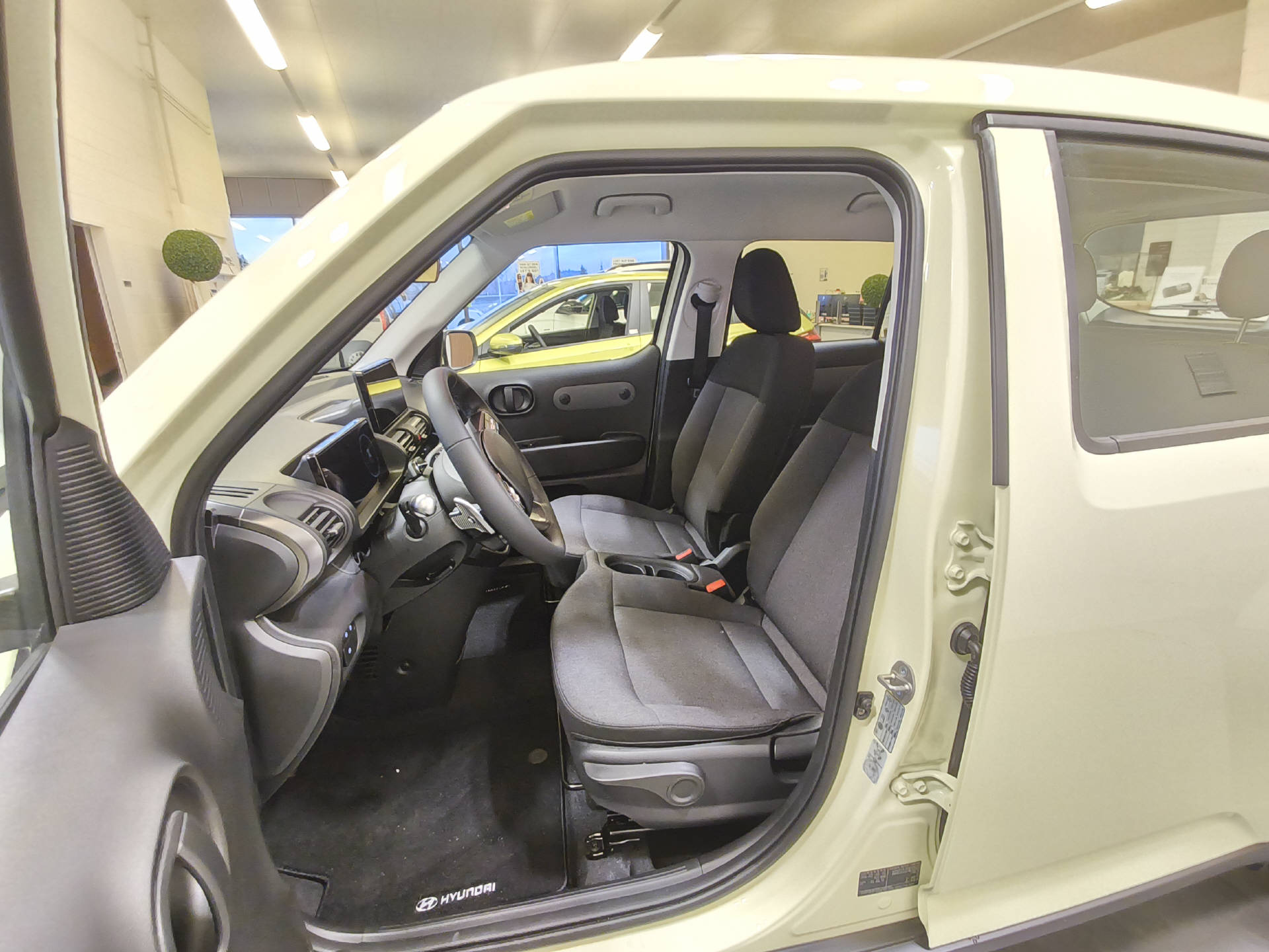 HYUNDAI Inster 49 kWh Electric Origo-image-20