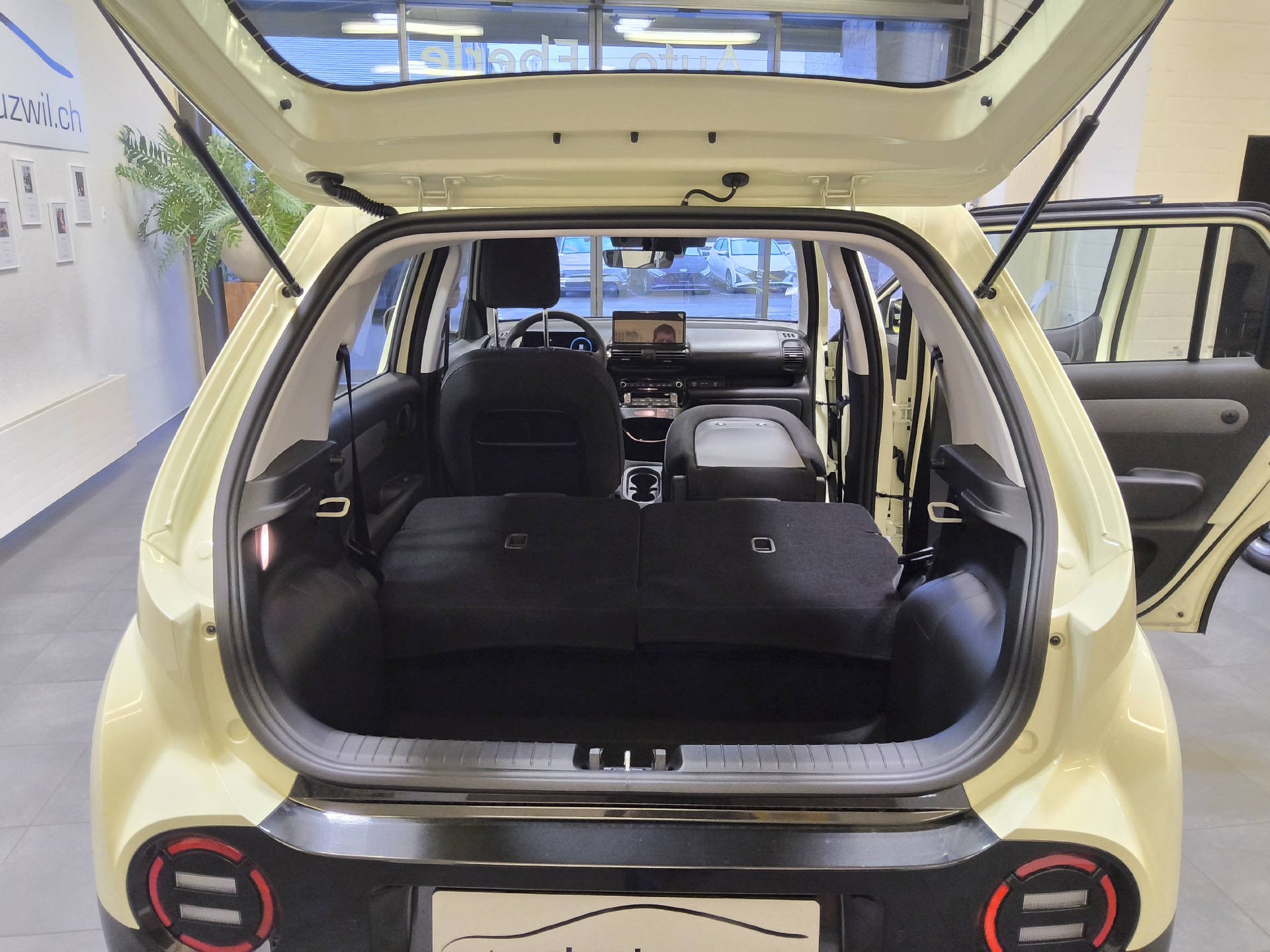 HYUNDAI Inster 49 kWh Electric Origo-image-26