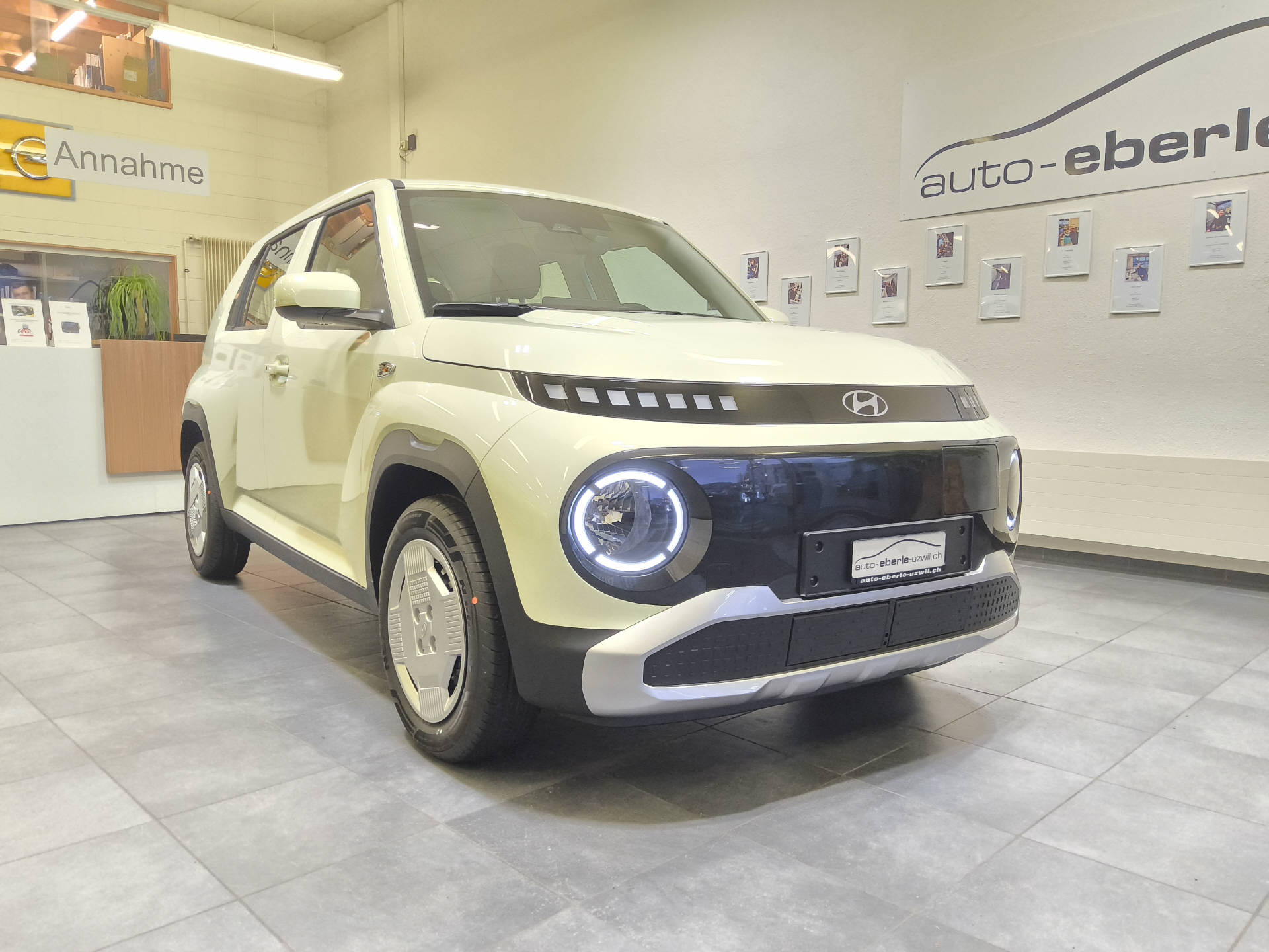 HYUNDAI Inster 49 kWh Electric Origo-image-3