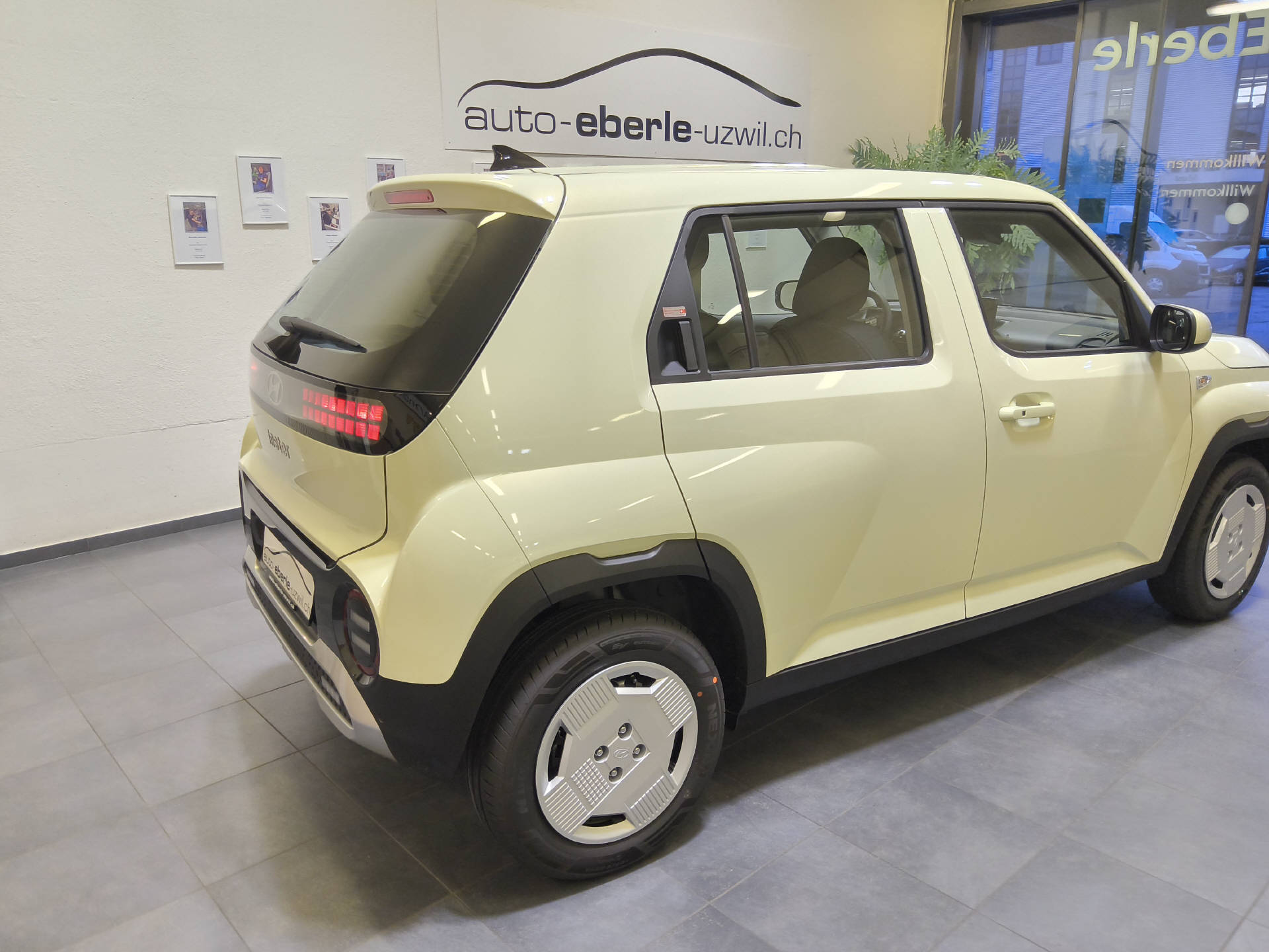 HYUNDAI Inster 49 kWh Electric Origo-image-13