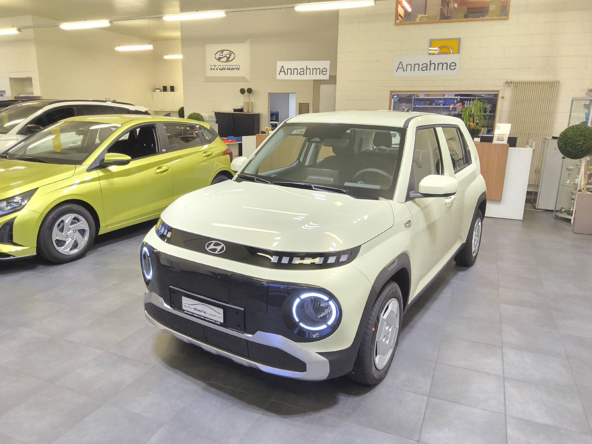 HYUNDAI Inster 49 kWh Electric Origo-image-6