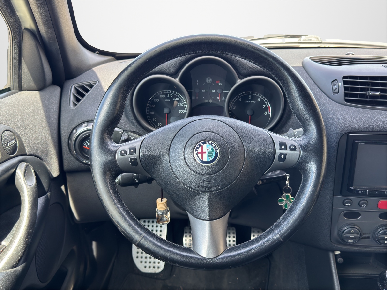 ALFA ROMEO 147 3.2 GTA-image-9