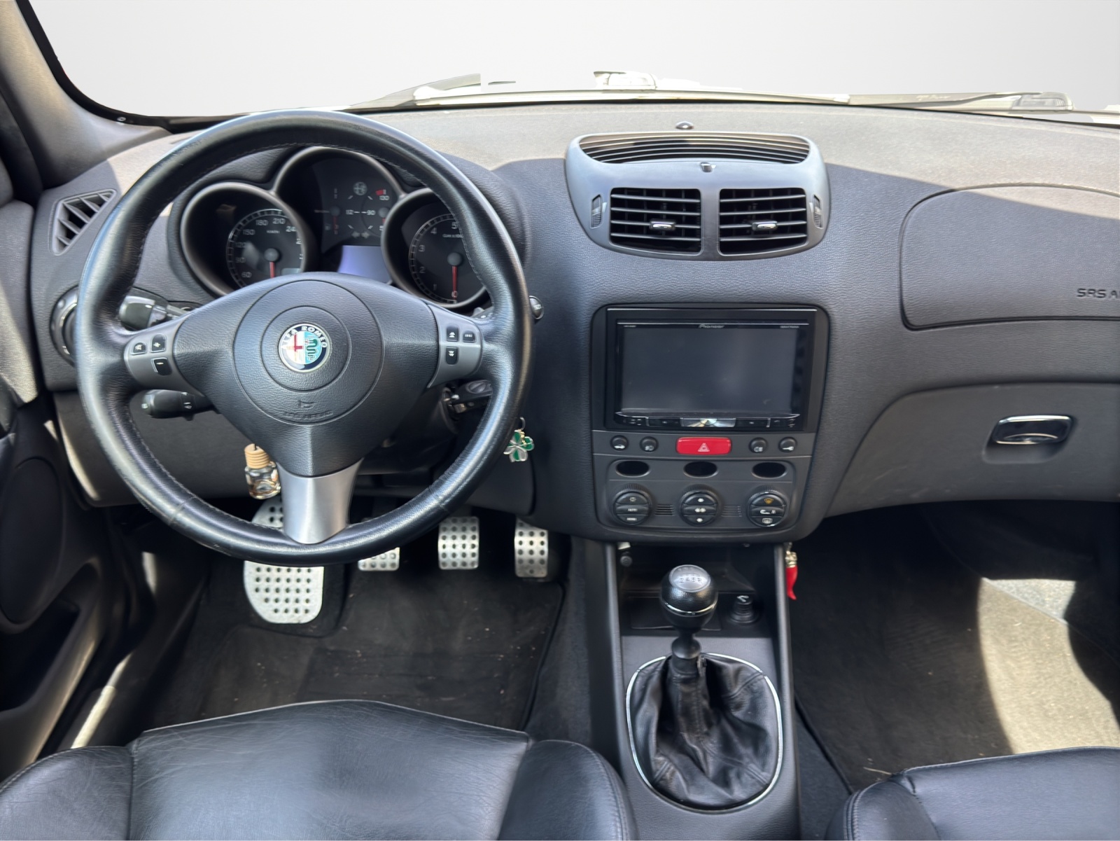 ALFA ROMEO 147 3.2 GTA-image-12