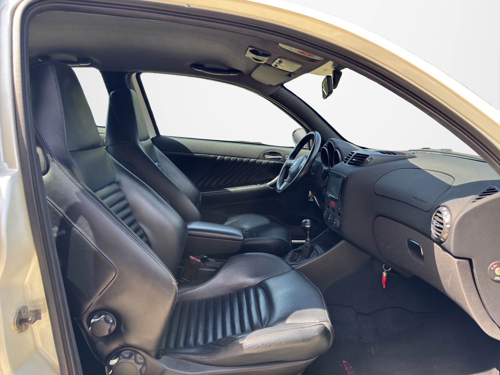 ALFA ROMEO 147 3.2 GTA-image-13