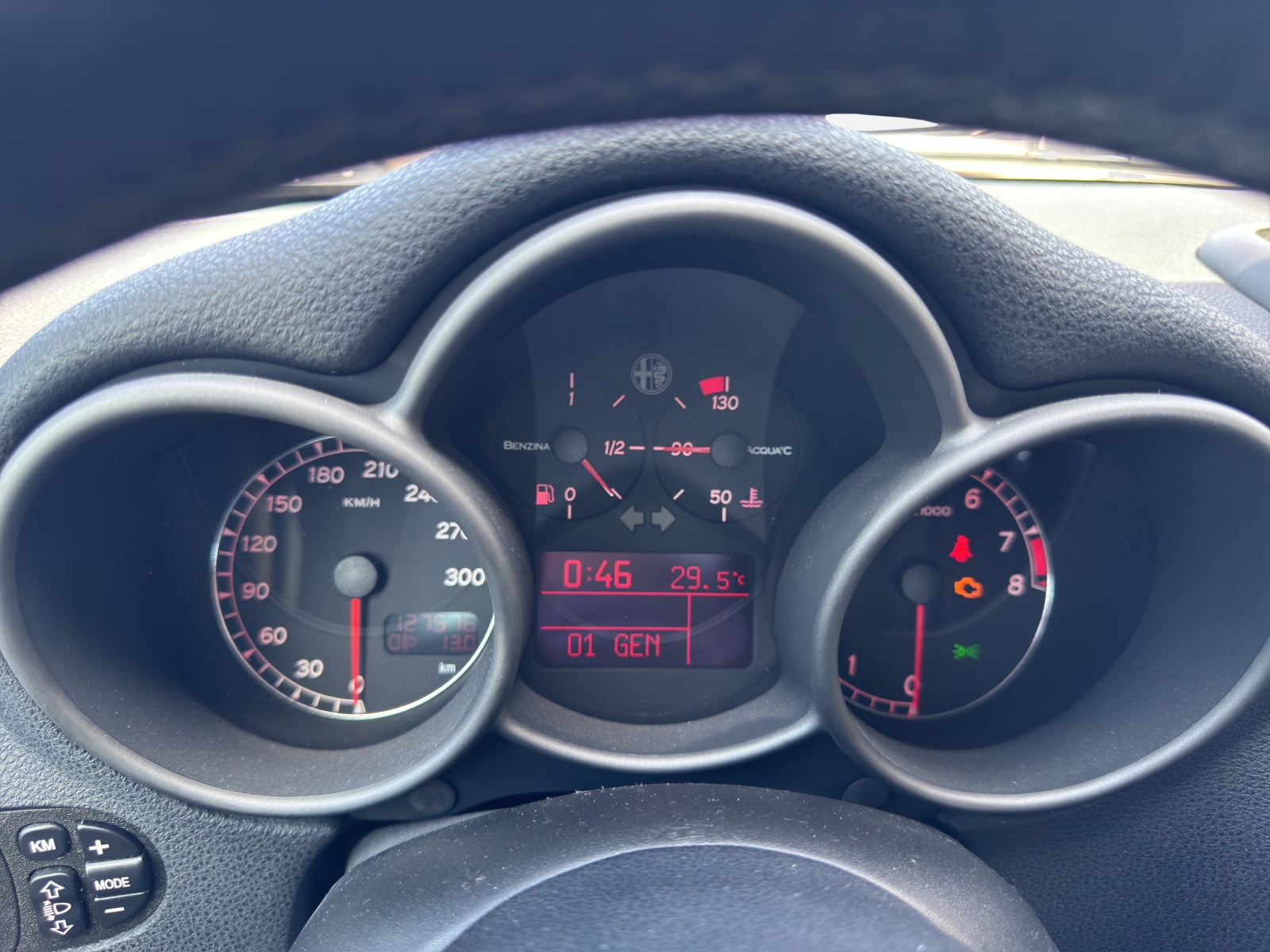 ALFA ROMEO 147 3.2 GTA-image-10