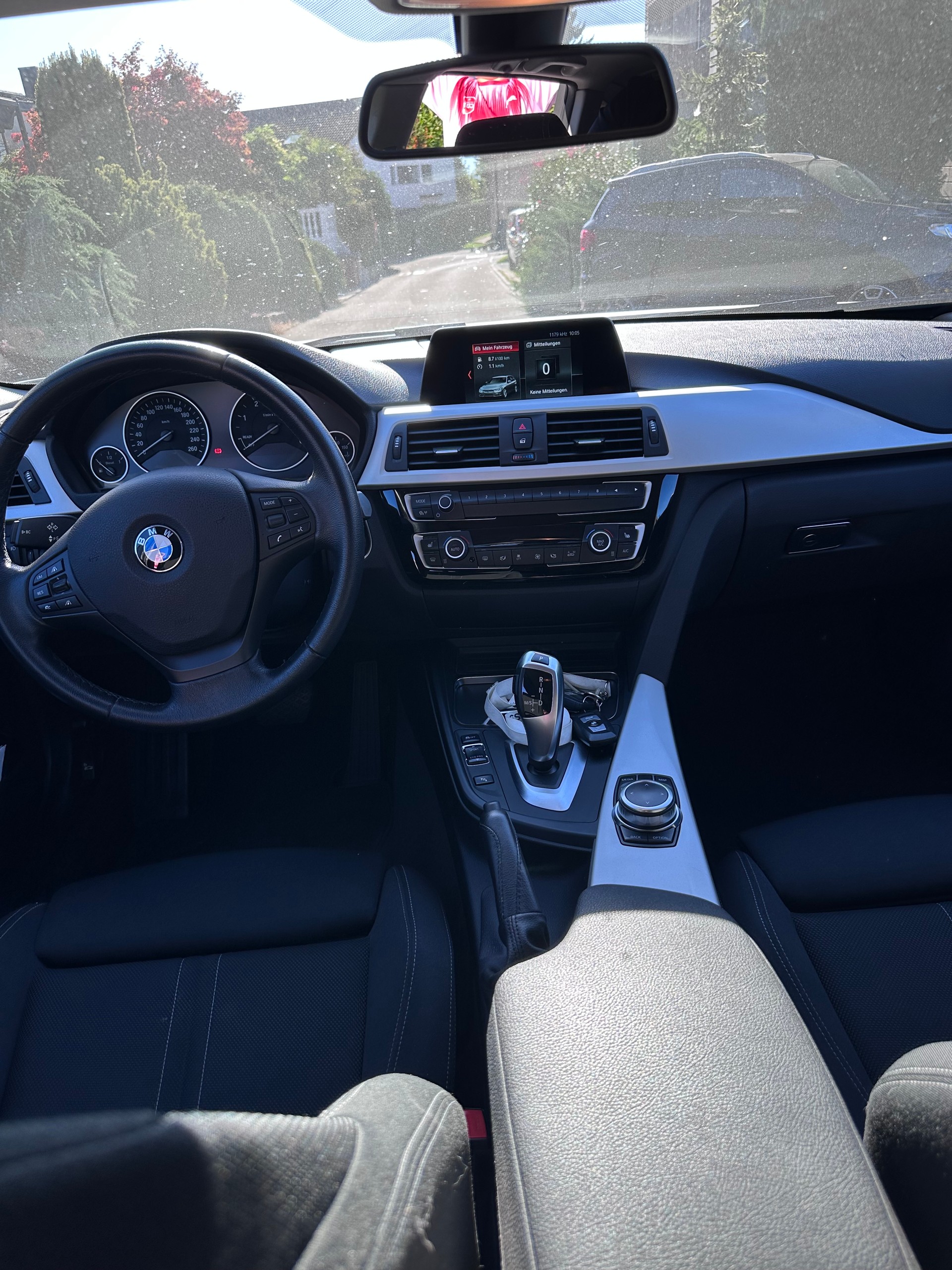 BMW 320d xDrive-image-5
