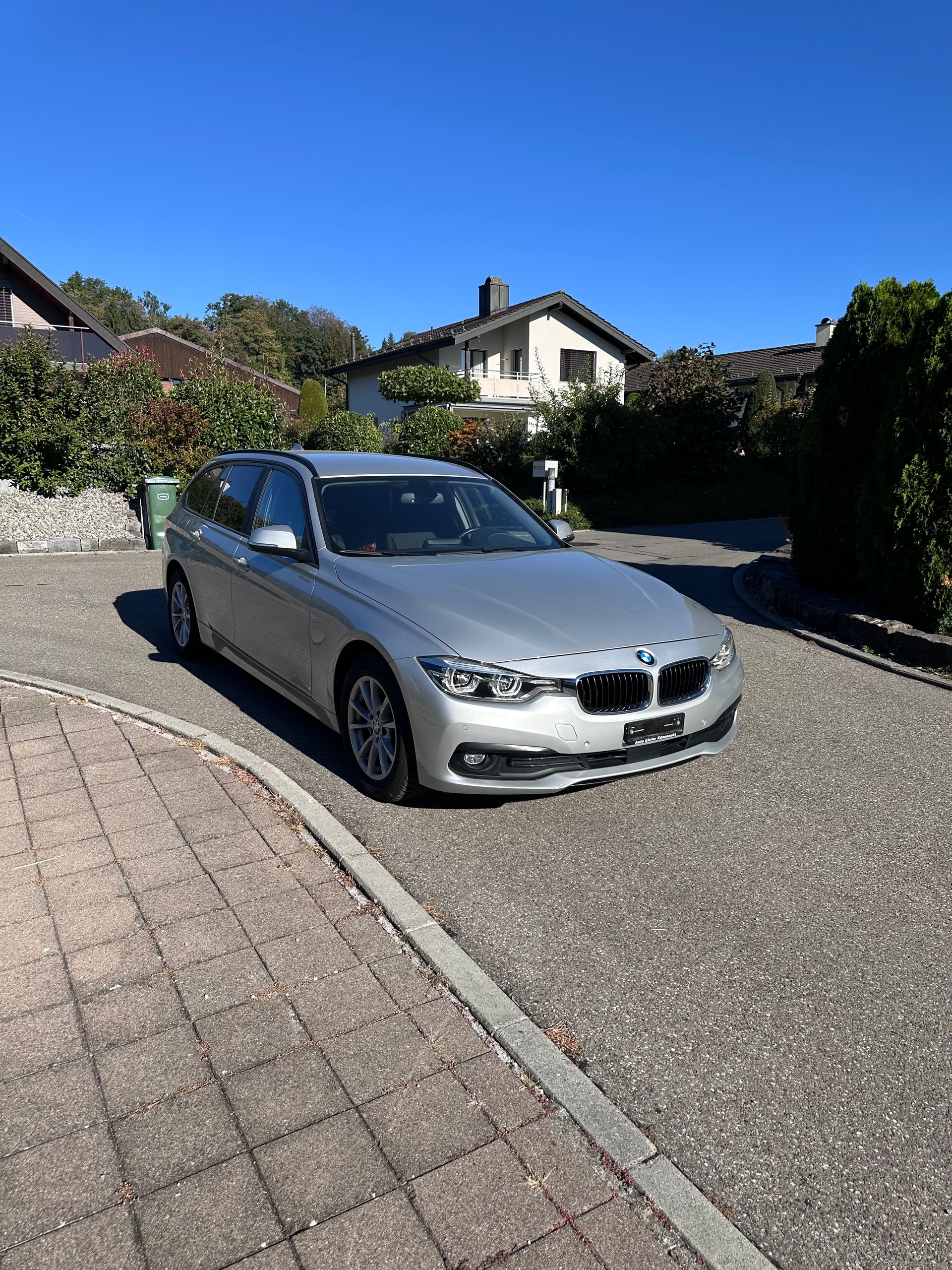 BMW 320d xDrive-image-4
