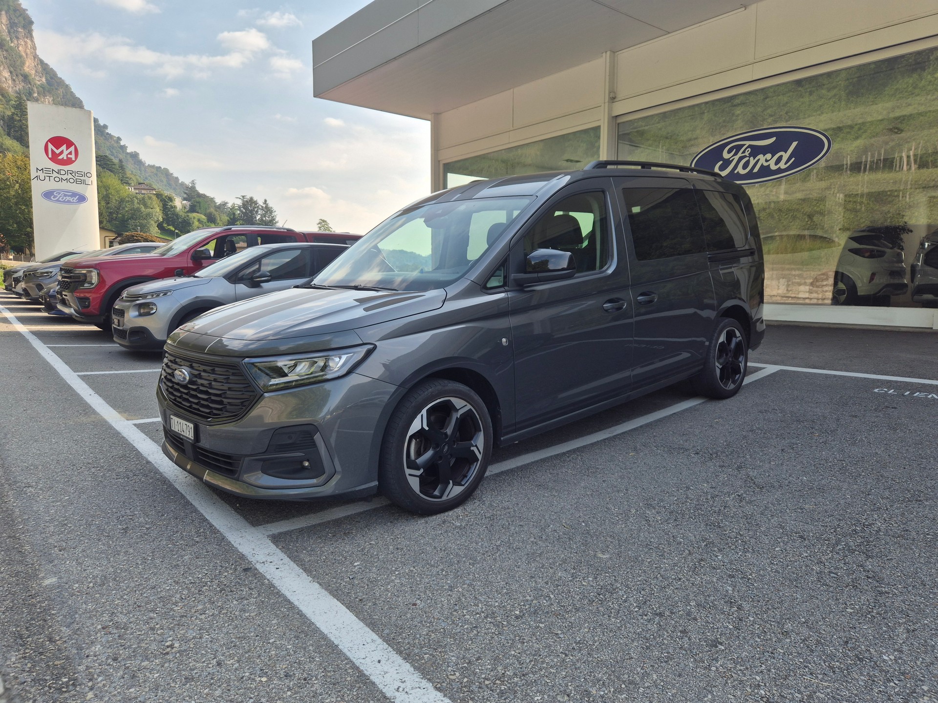 FORD Grand Tourneo Connect 2.0 EcoBlue Active-image-1