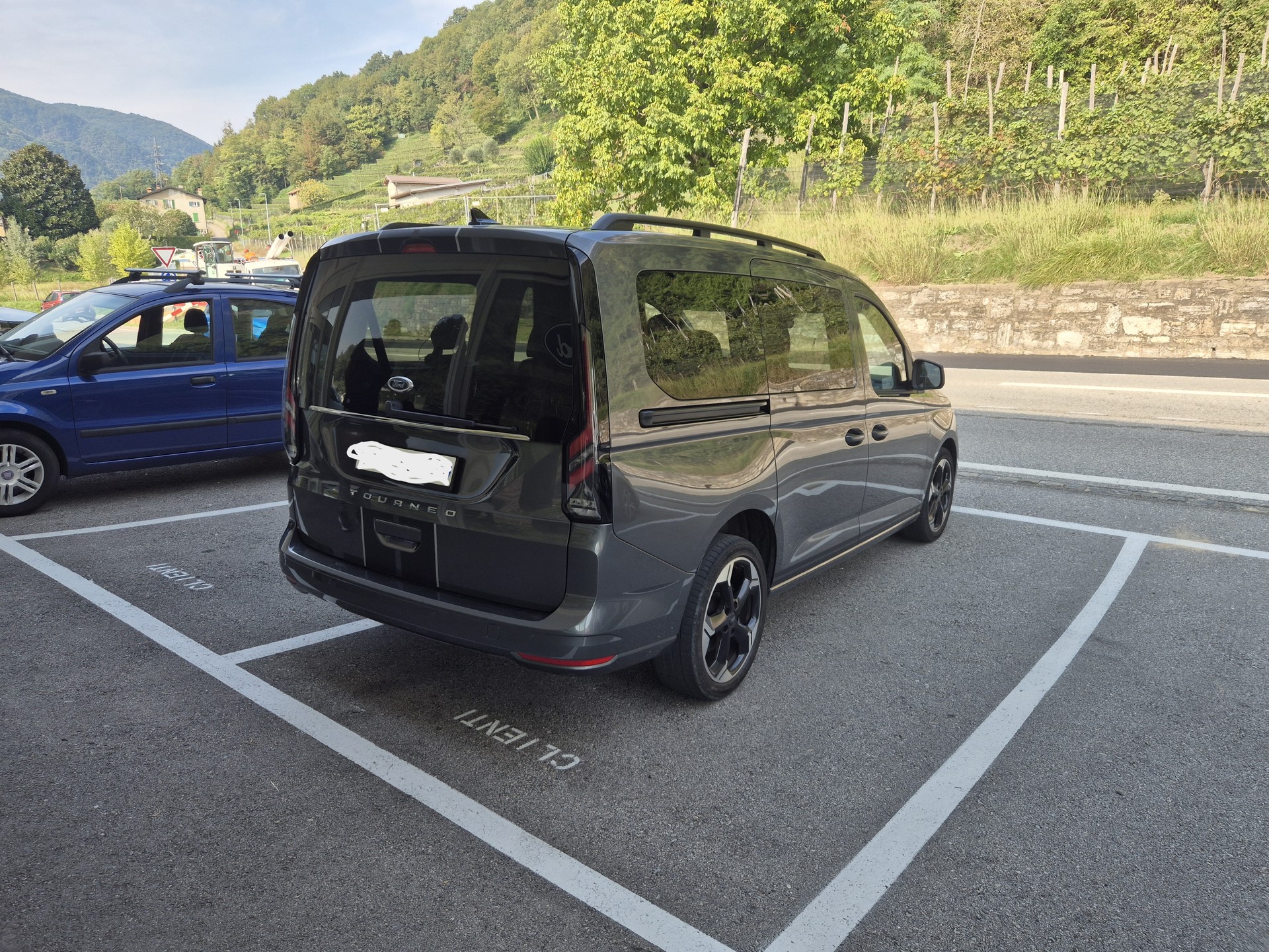 FORD Grand Tourneo Connect 2.0 EcoBlue Active-image-5