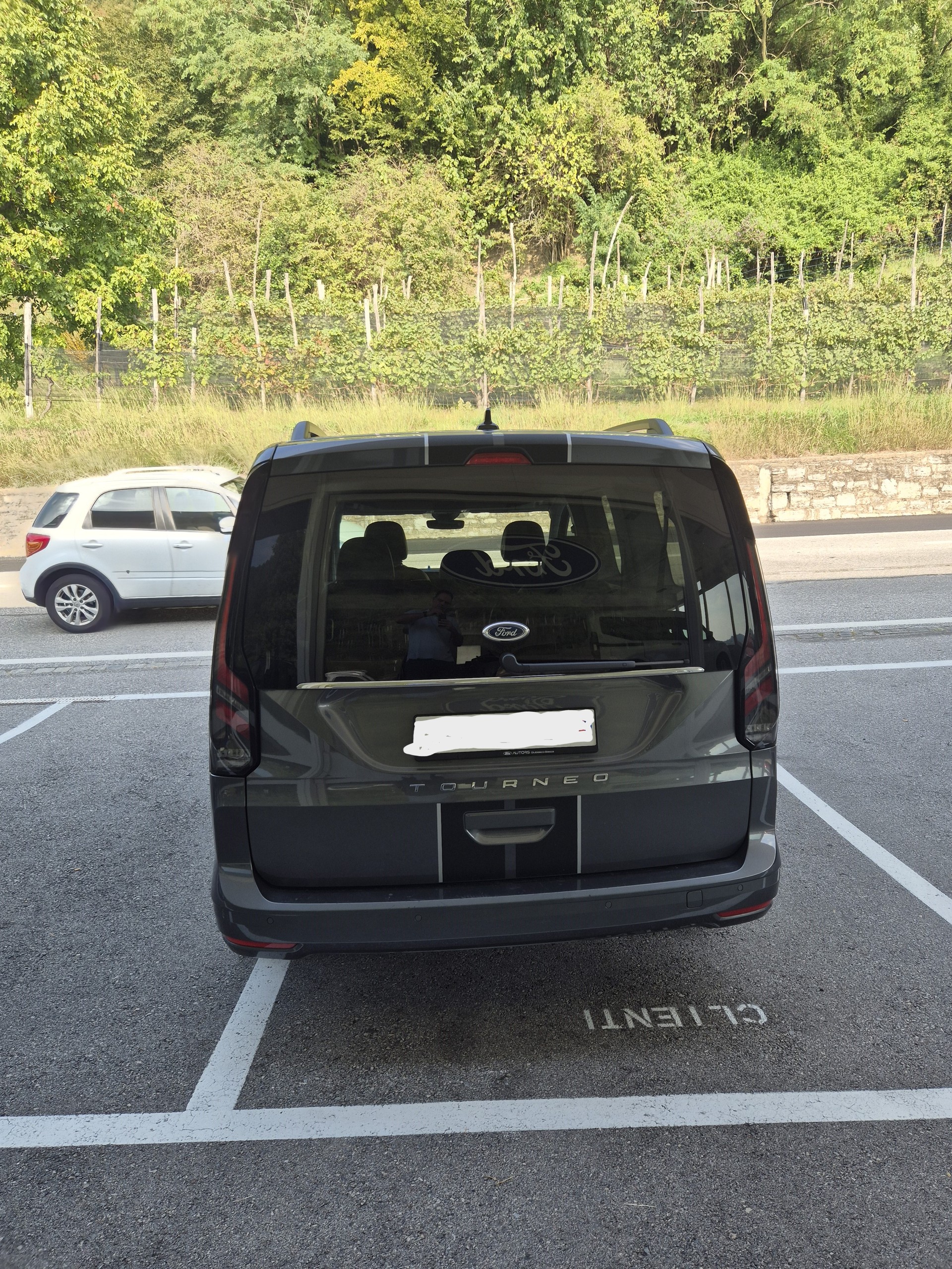 FORD Grand Tourneo Connect 2.0 EcoBlue Active-image-3