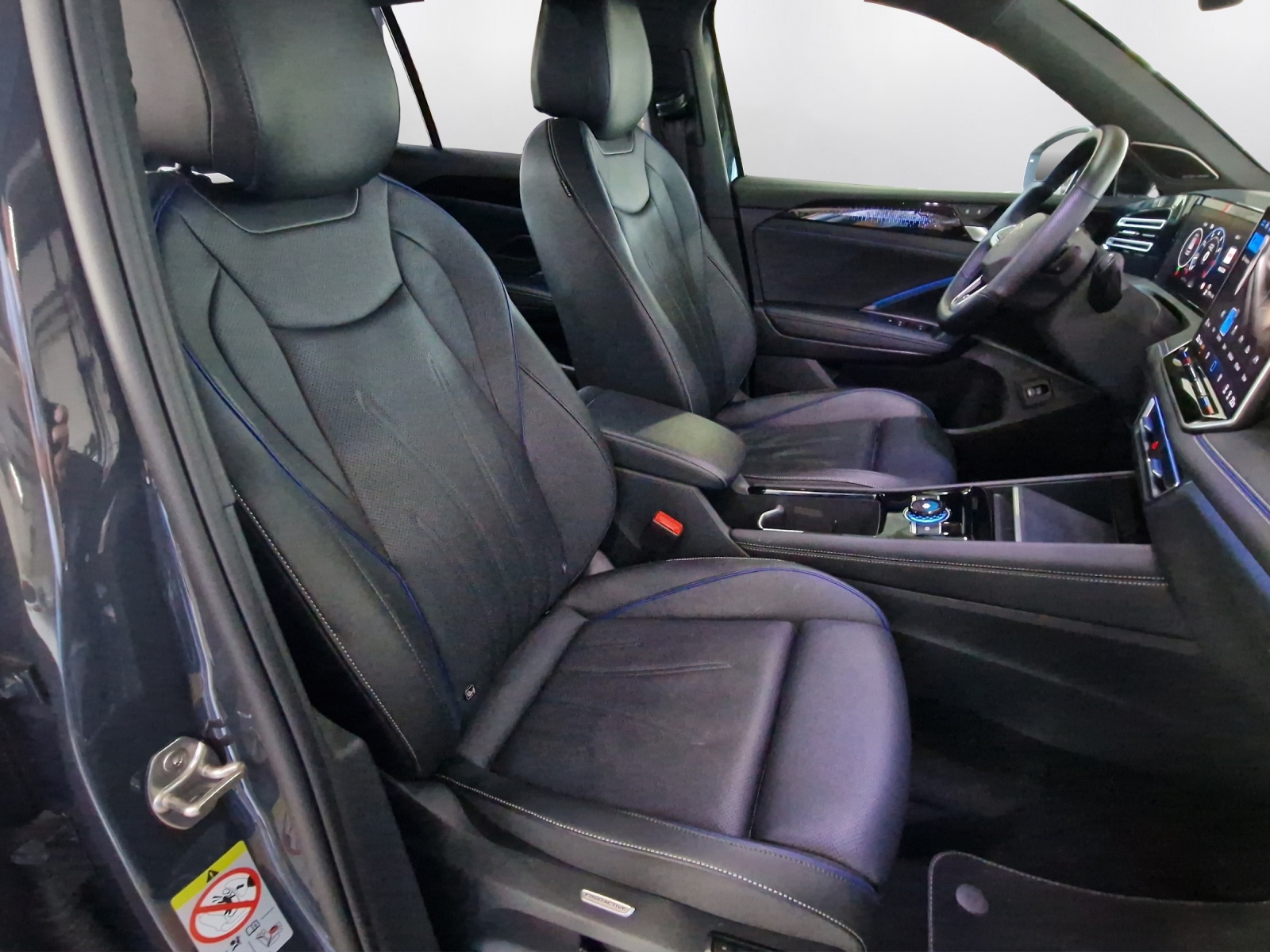 VW Tiguan 2.0 TSI DSG R-Line 4Motion-image-13