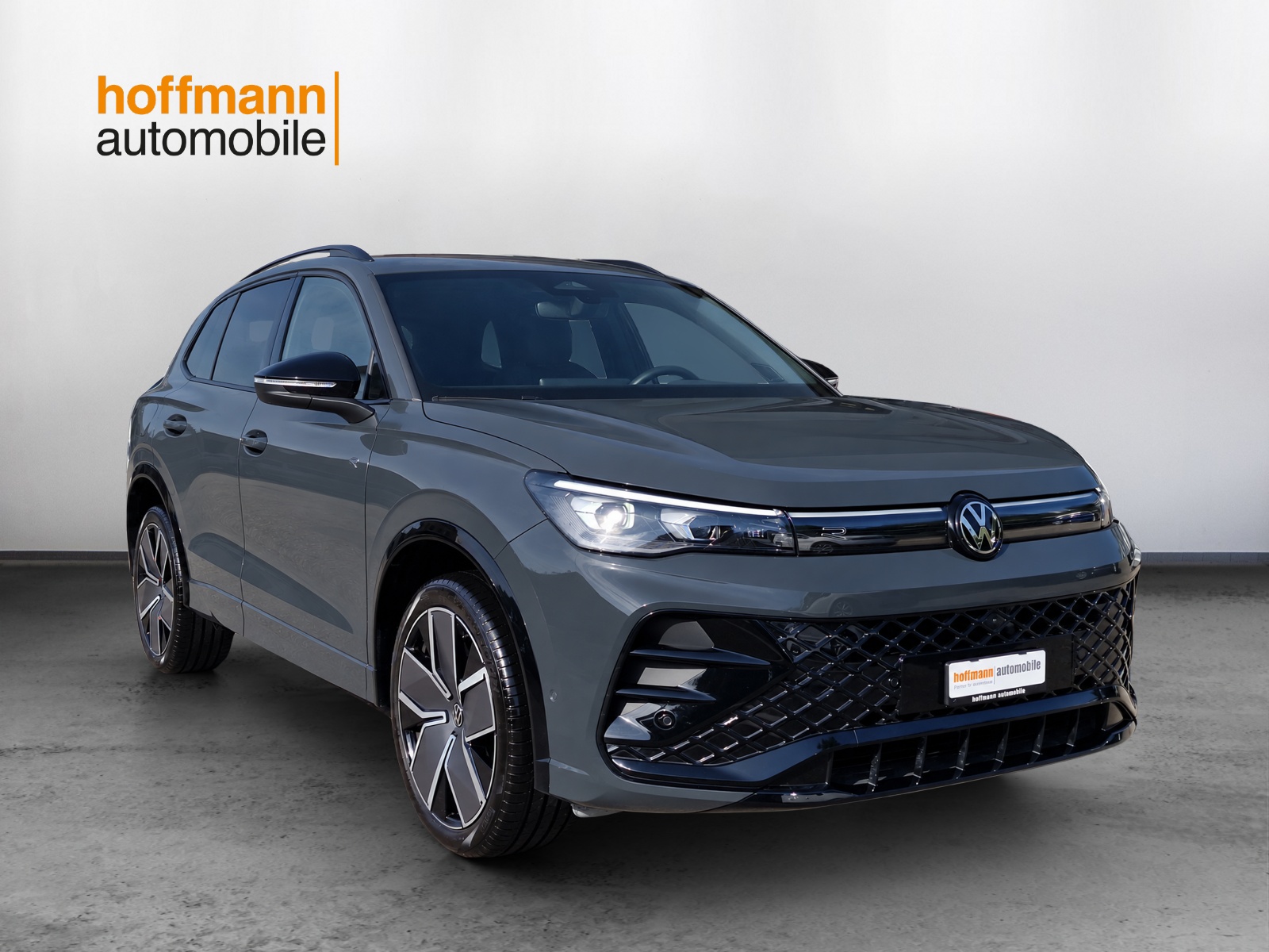 VW Tiguan 2.0 TSI DSG R-Line 4Motion-image-2