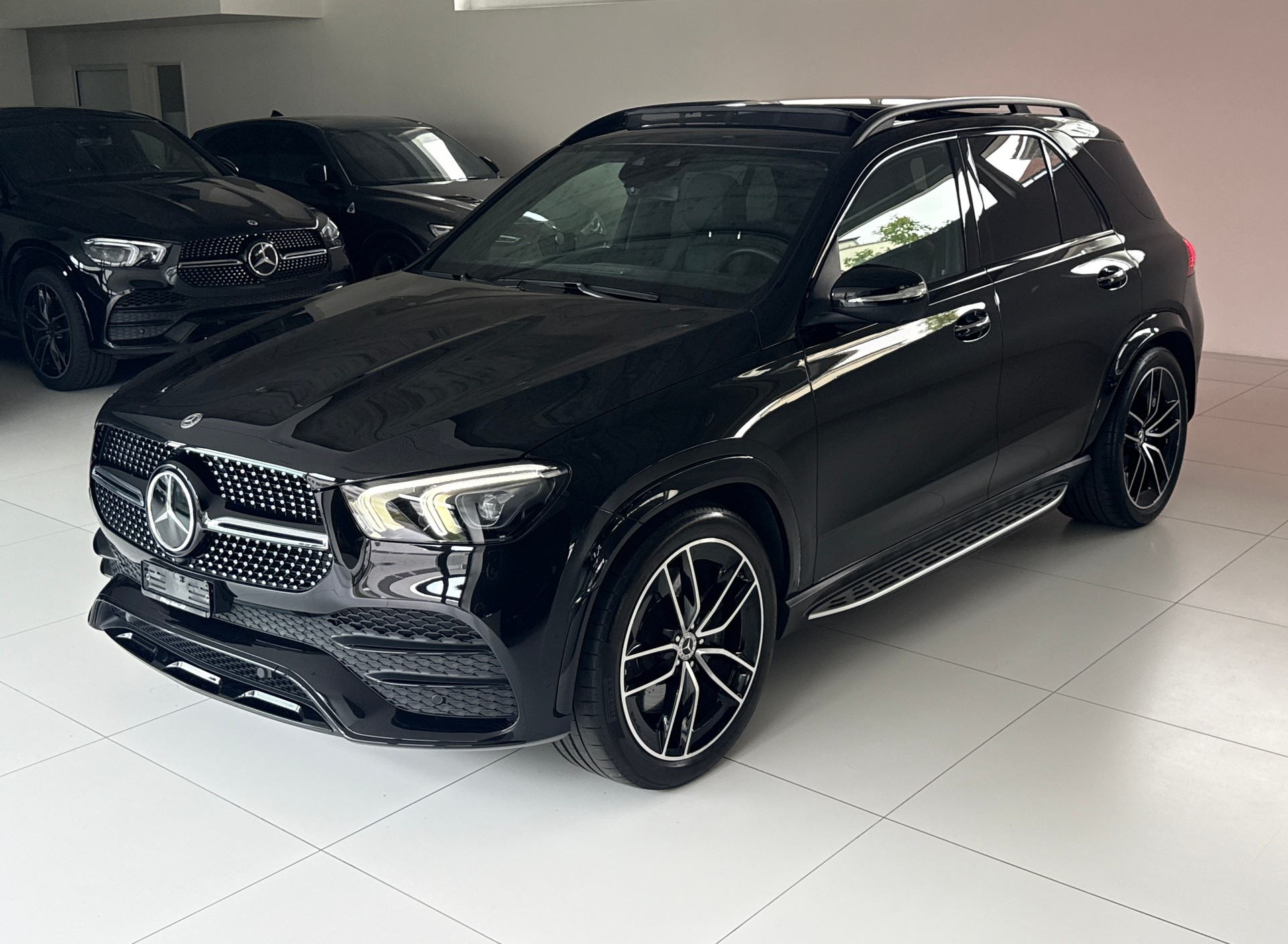 MERCEDES-BENZ GLE 450 4Matic AMG Line 9G-Tronic ***7-PLATZ***CH-FAHRZEUG***PANORAMADACH***LUFTFEDERUNG***-image-2