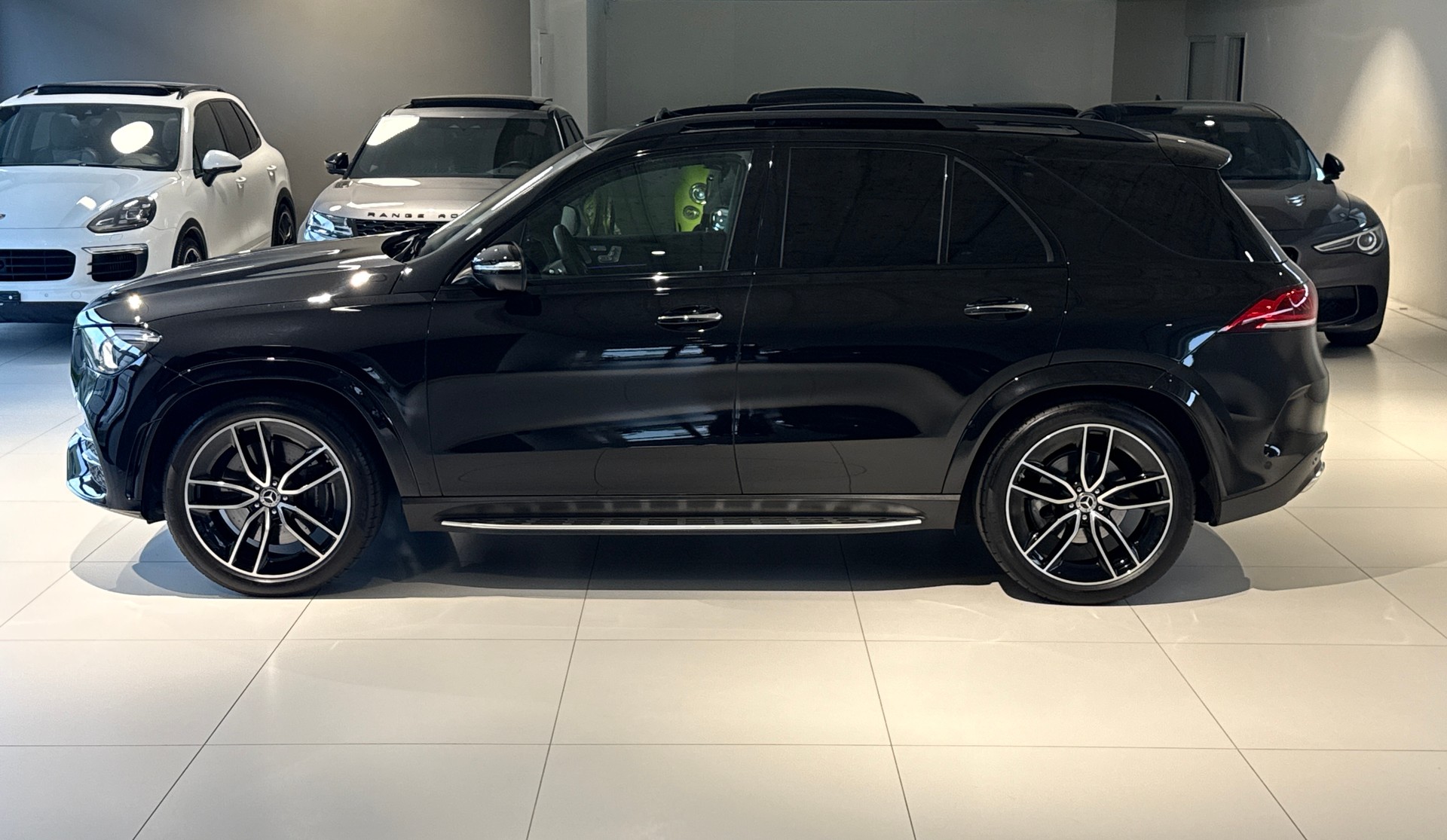 MERCEDES-BENZ GLE 450 4Matic AMG Line 9G-Tronic ***7-PLATZ***CH-FAHRZEUG***PANORAMADACH***LUFTFEDERUNG***-image-4