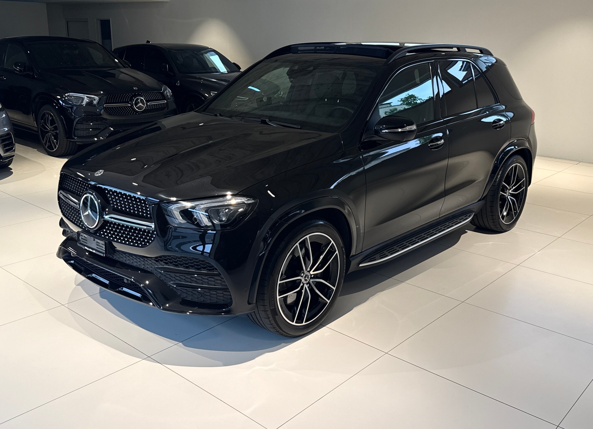 MERCEDES-BENZ GLE 450 4Matic AMG Line 9G-Tronic ***7-PLATZ***CH-FAHRZEUG***PANORAMADACH***LUFTFEDERUNG***-image-1