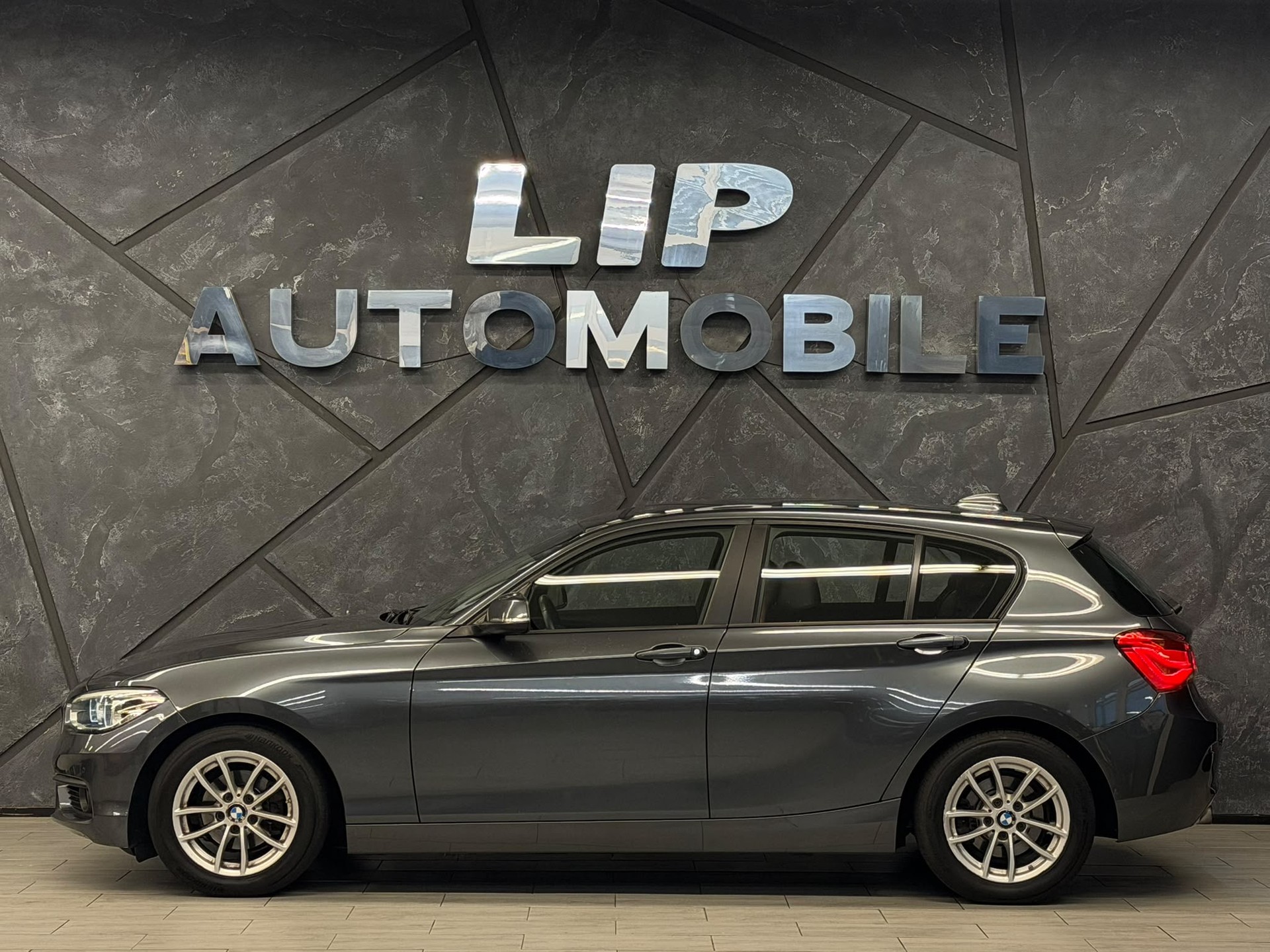 BMW 118i Steptronic Facelift-image-4
