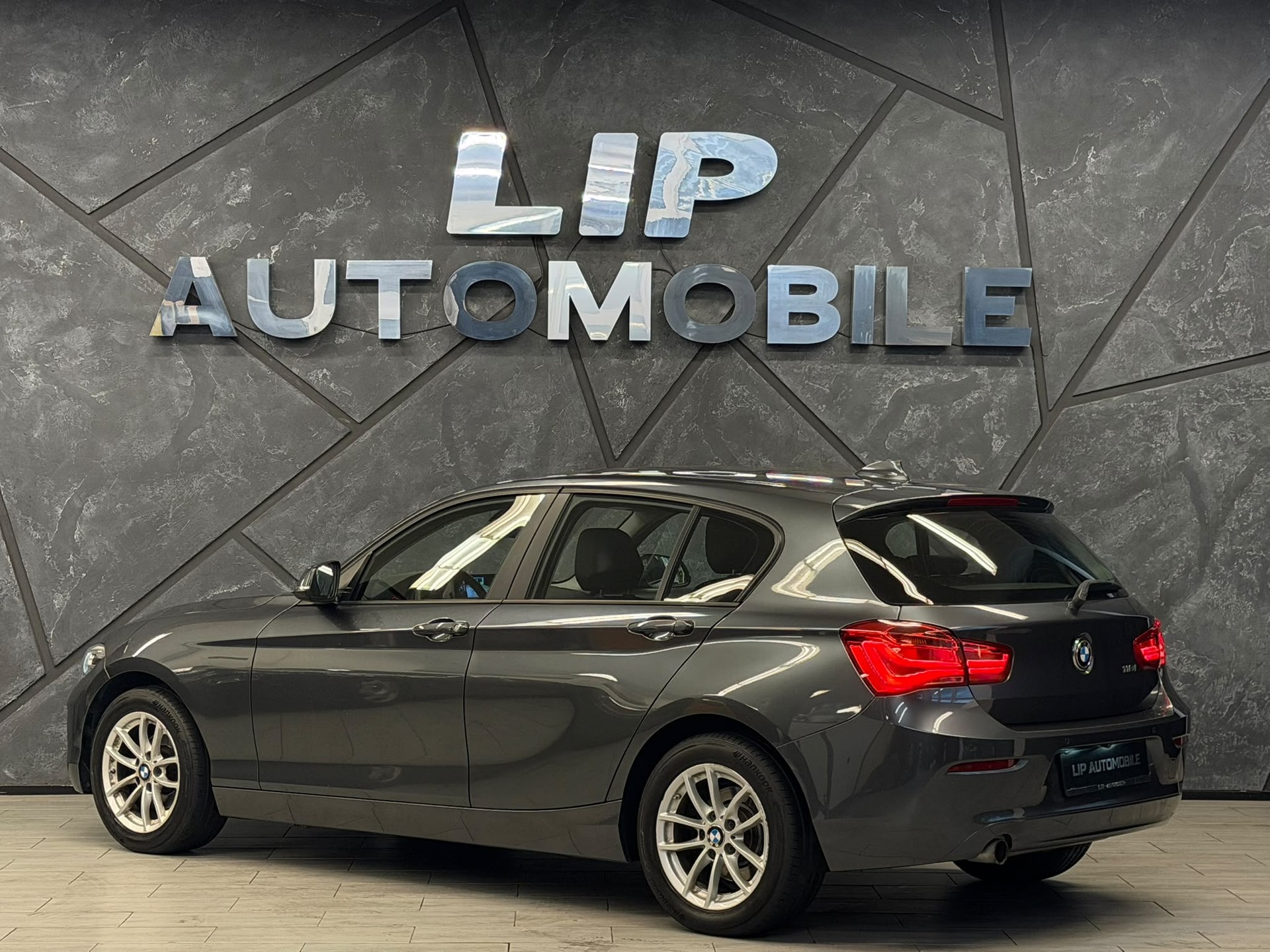 BMW 118i Steptronic Facelift-image-7