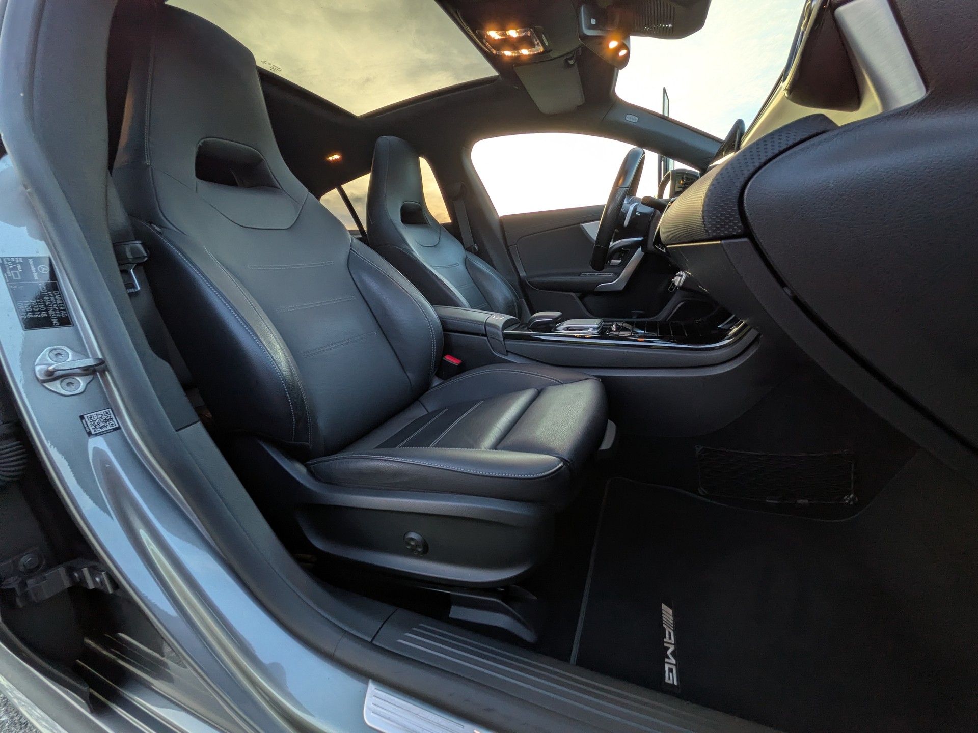 MERCEDES-BENZ CLA Shooting Brake 250 4Matic 7G-DCT AMG Line-image-13
