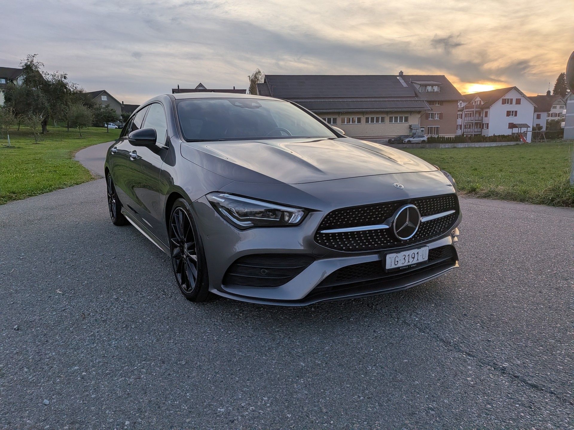 MERCEDES-BENZ CLA Shooting Brake 250 4Matic 7G-DCT AMG Line-image-5