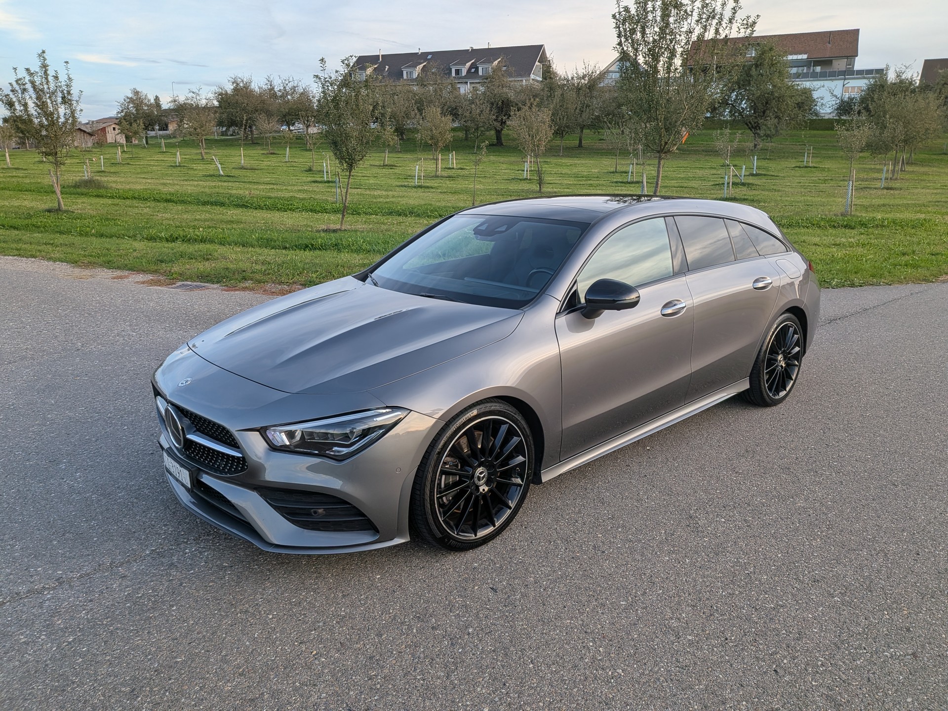 MERCEDES-BENZ CLA Shooting Brake 250 4Matic 7G-DCT AMG Line-image-0