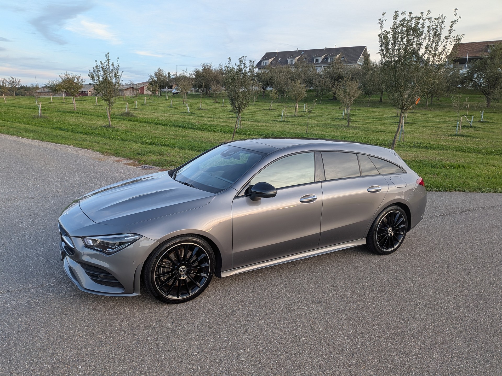 MERCEDES-BENZ CLA Shooting Brake 250 4Matic 7G-DCT AMG Line-image-6