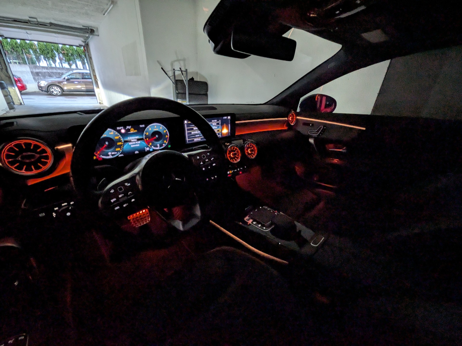 MERCEDES-BENZ CLA Shooting Brake 250 4Matic 7G-DCT AMG Line-image-27