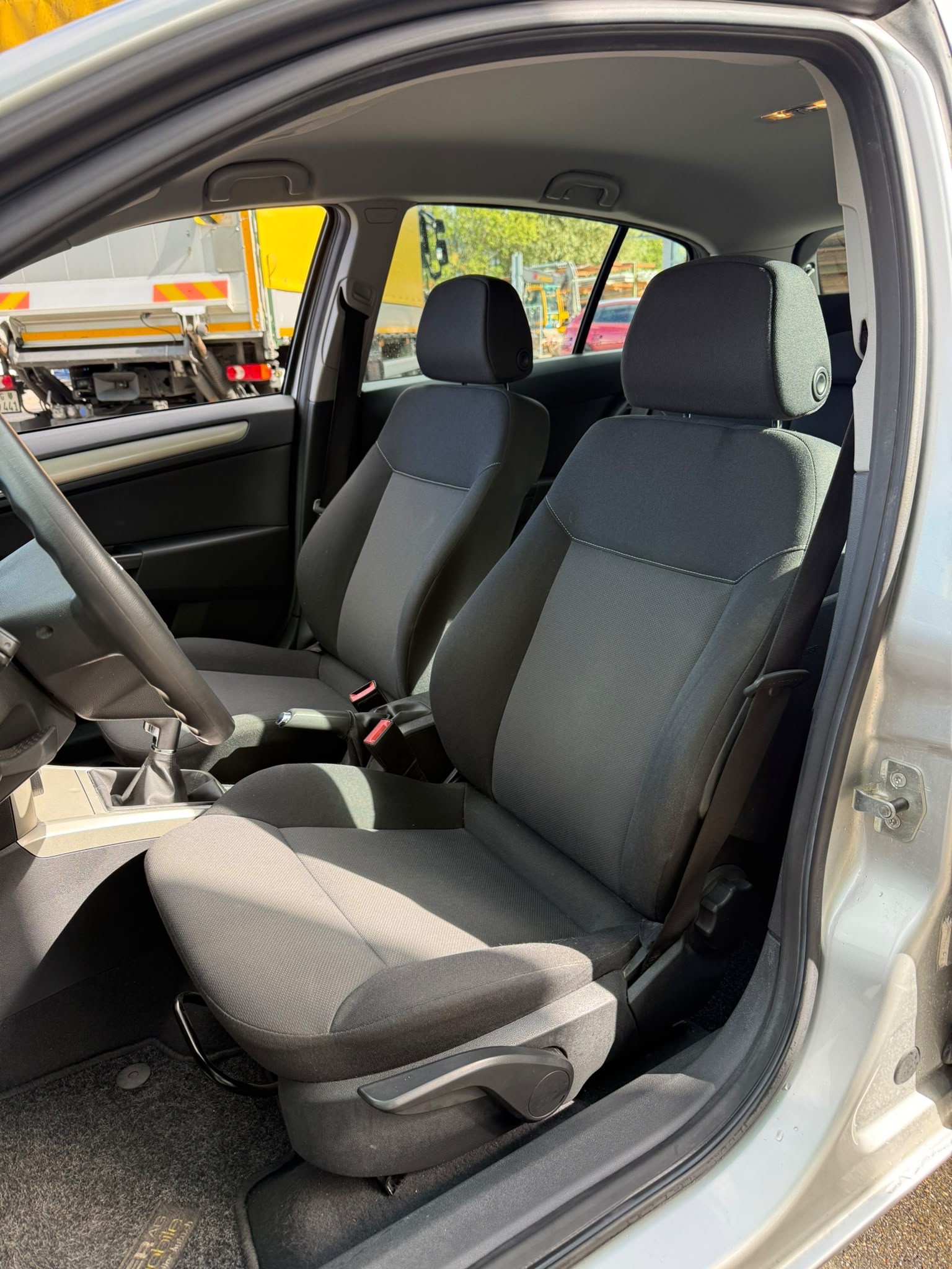 OPEL Astra 1.8i 16V Enjoy-image-9
