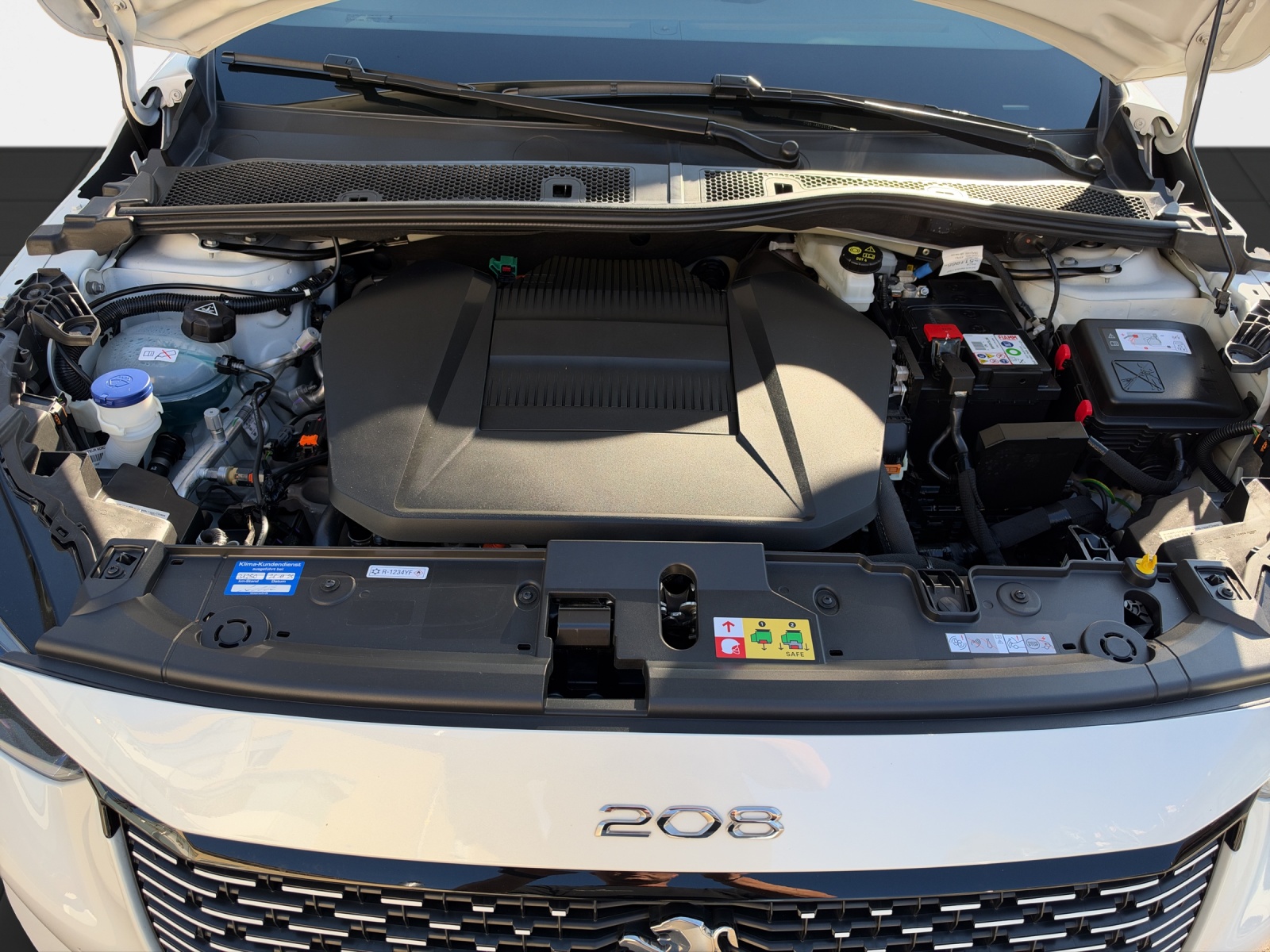 PEUGEOT 208 e-GT Pack-image-16