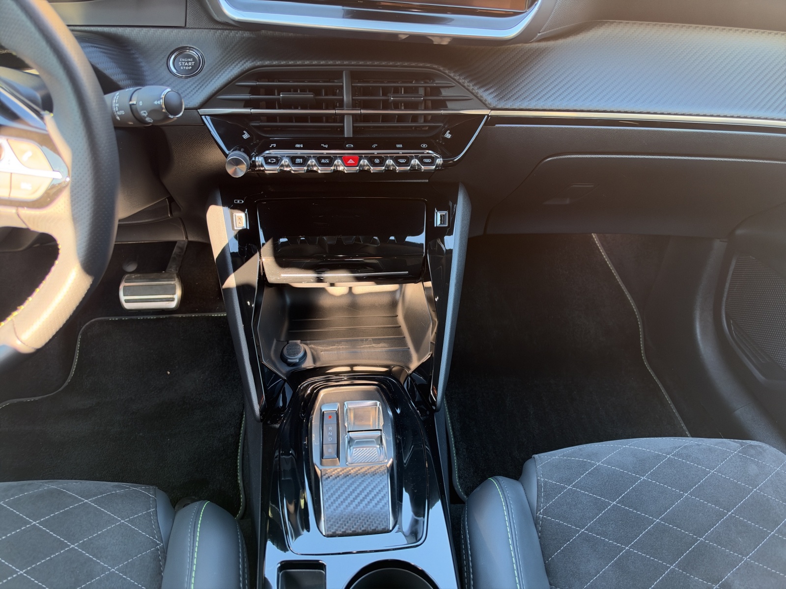 PEUGEOT 208 e-GT Pack-image-12