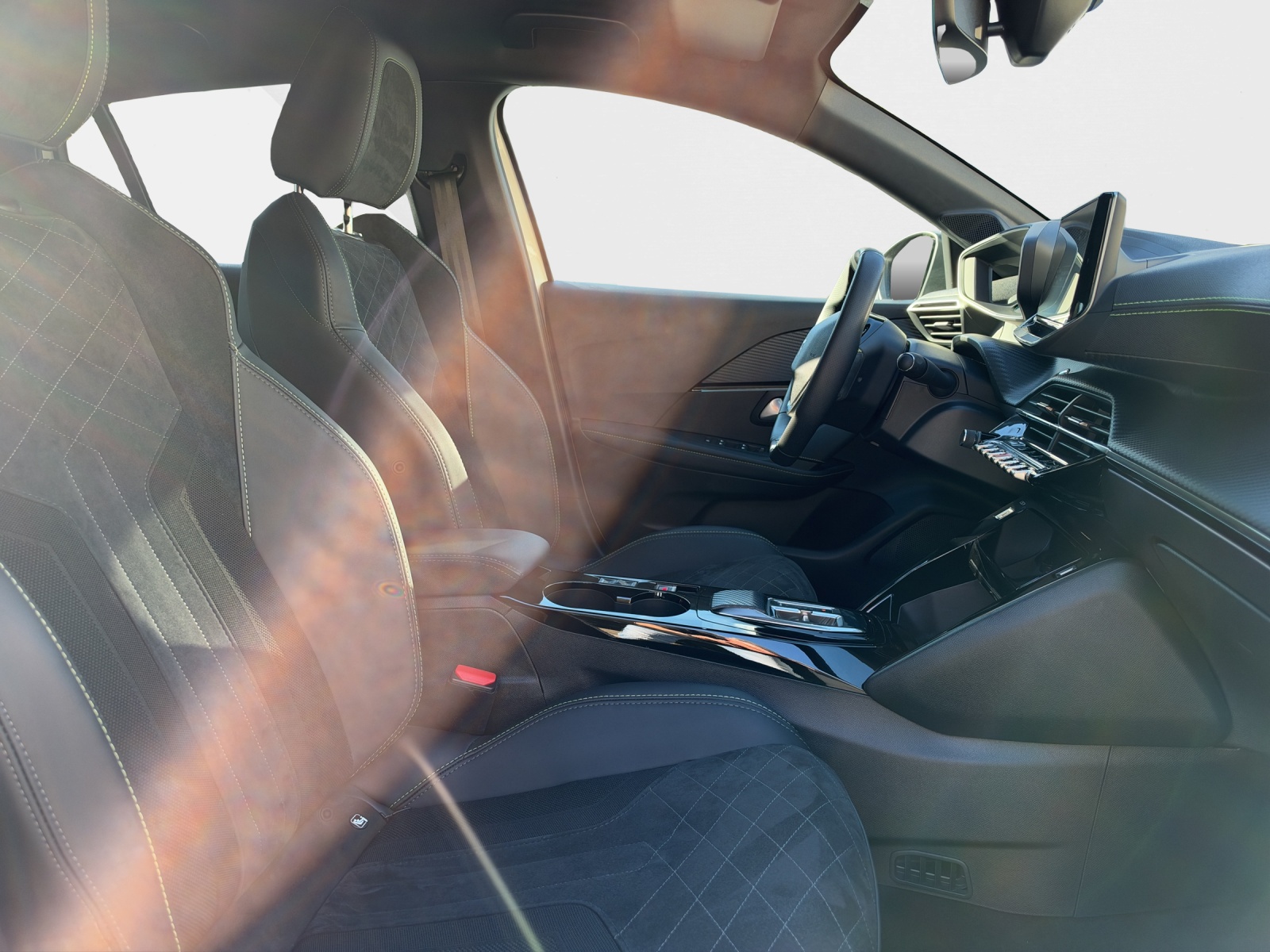 PEUGEOT 208 e-GT Pack-image-13