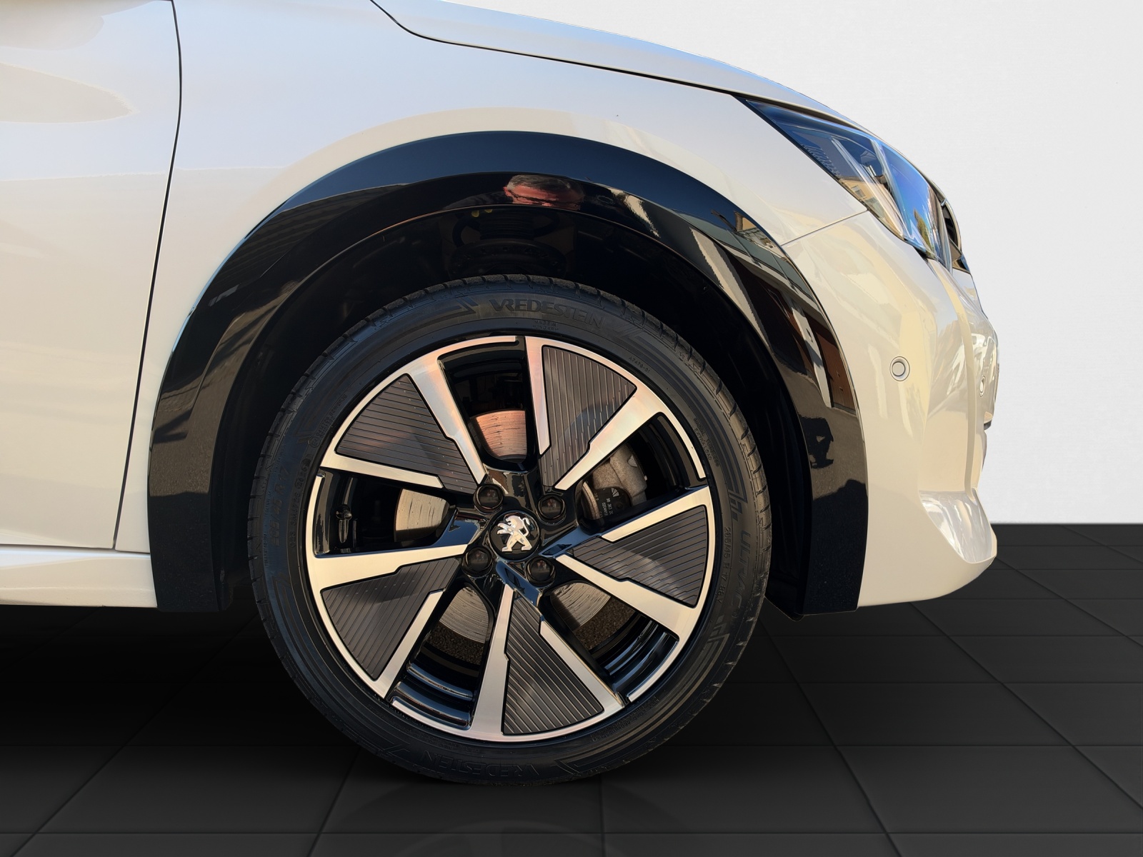 PEUGEOT 208 e-GT Pack-image-21