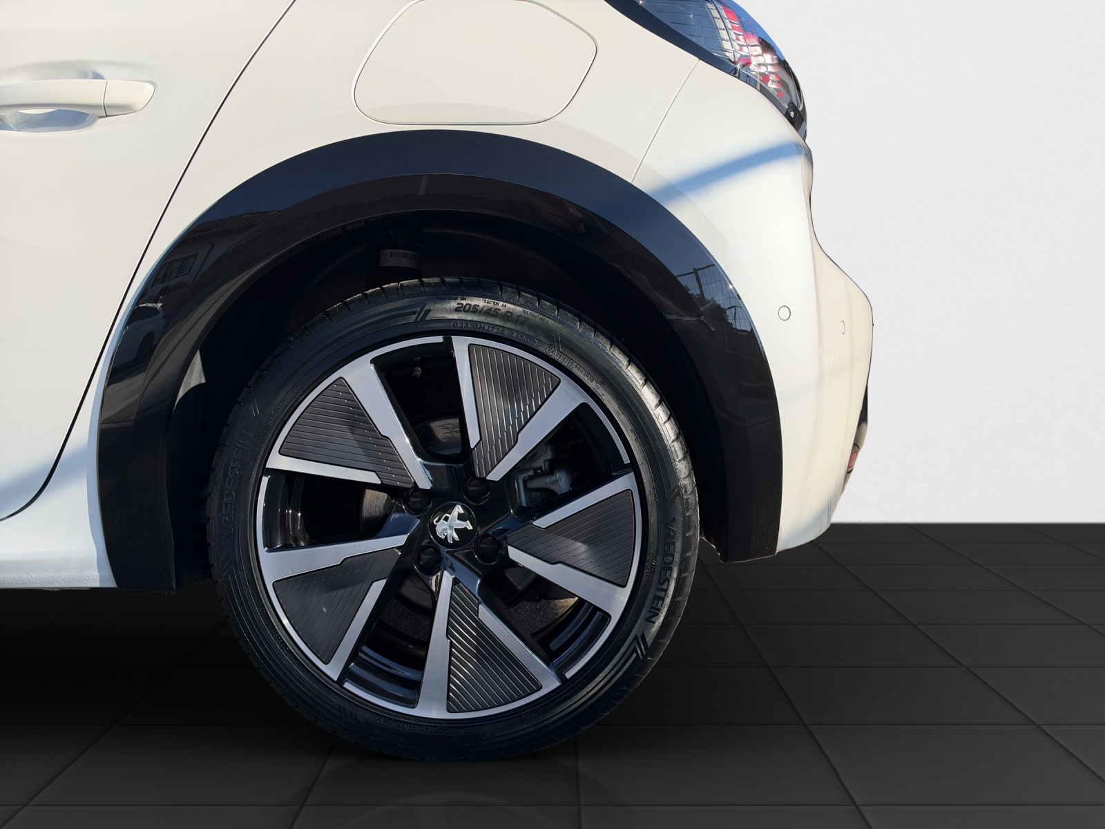 PEUGEOT 208 e-GT Pack-image-20