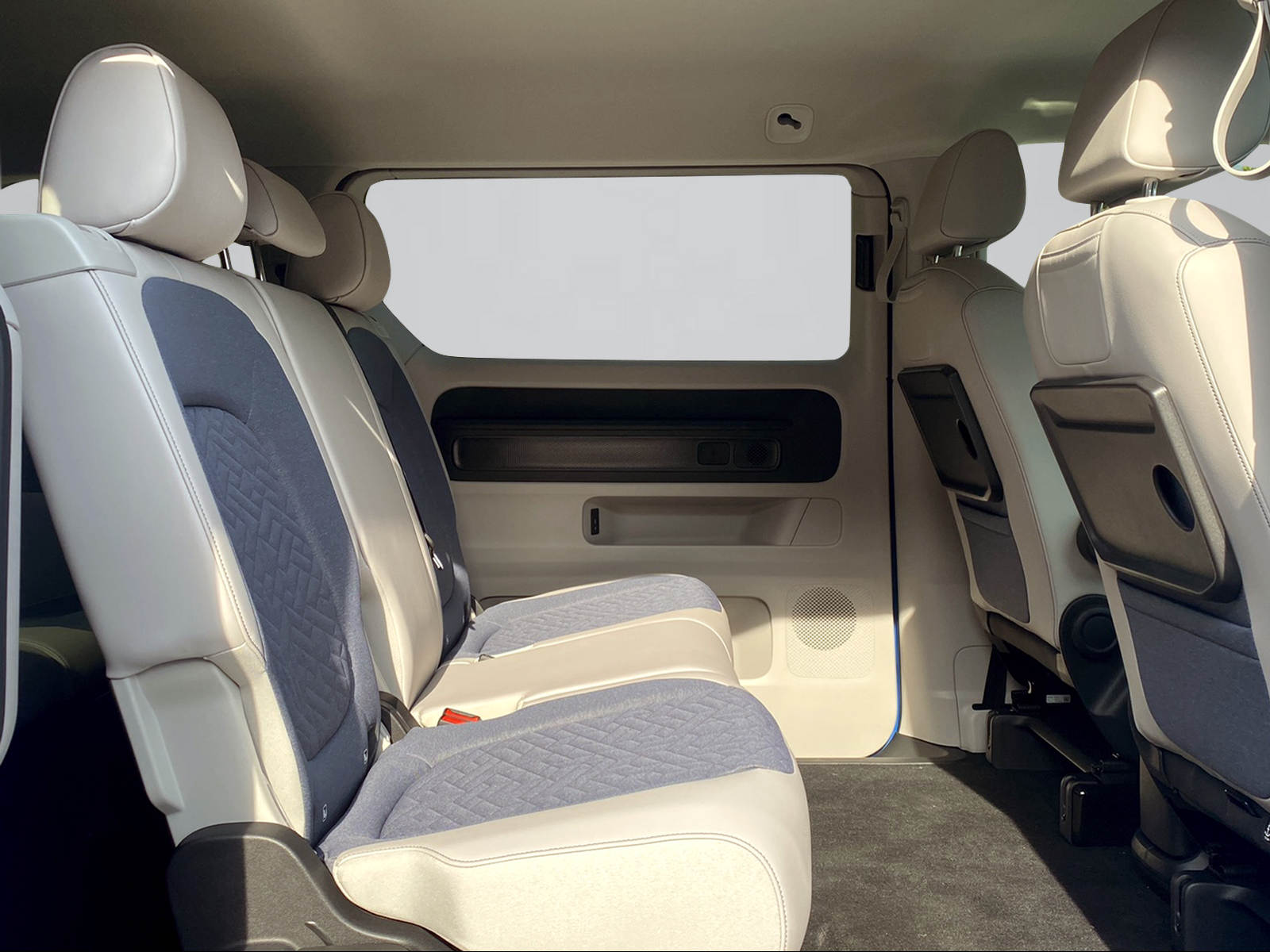 VW ID BUZZ PRO 4MOTION-image-7