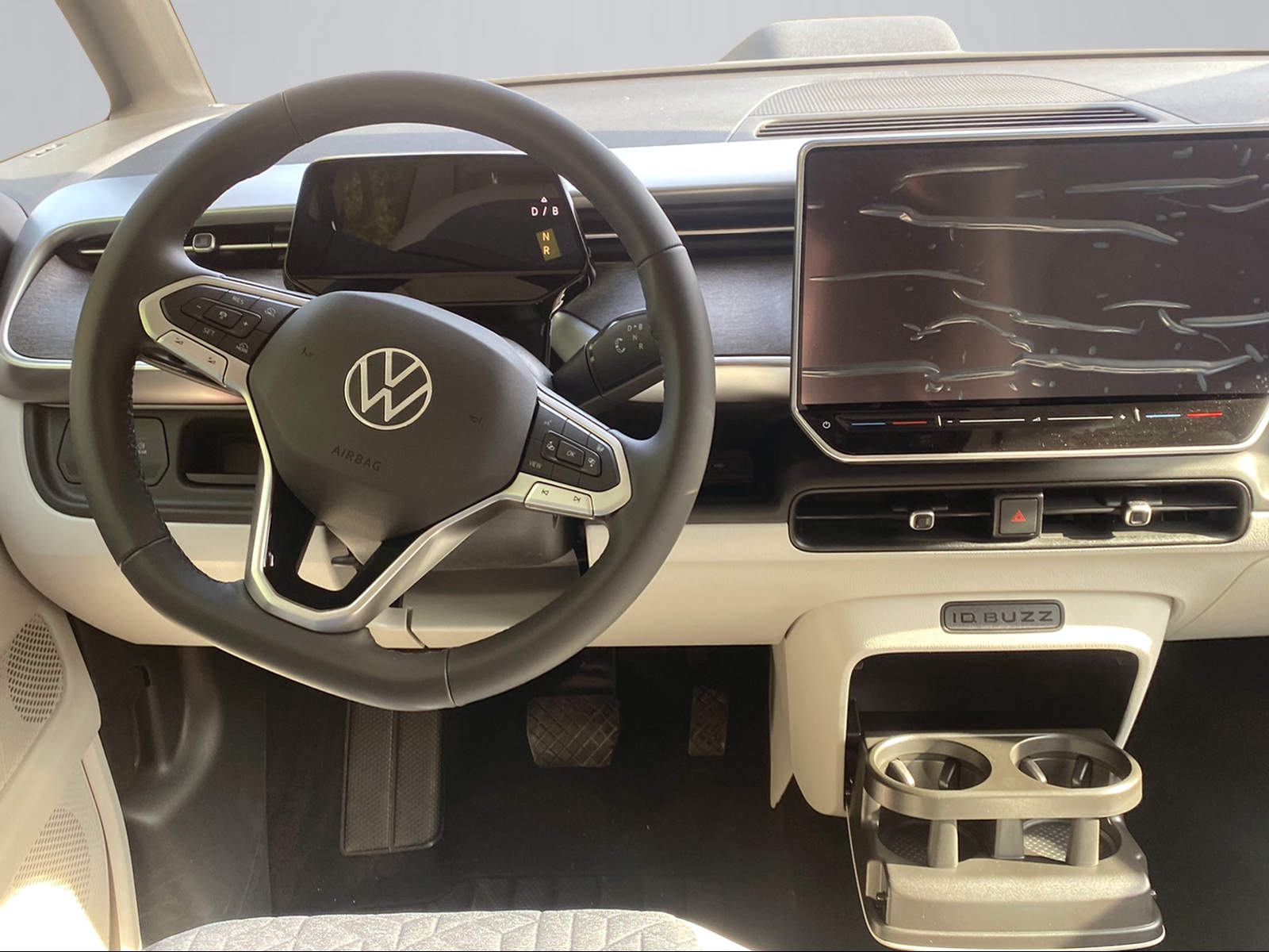 VW ID BUZZ PRO 4MOTION-image-5