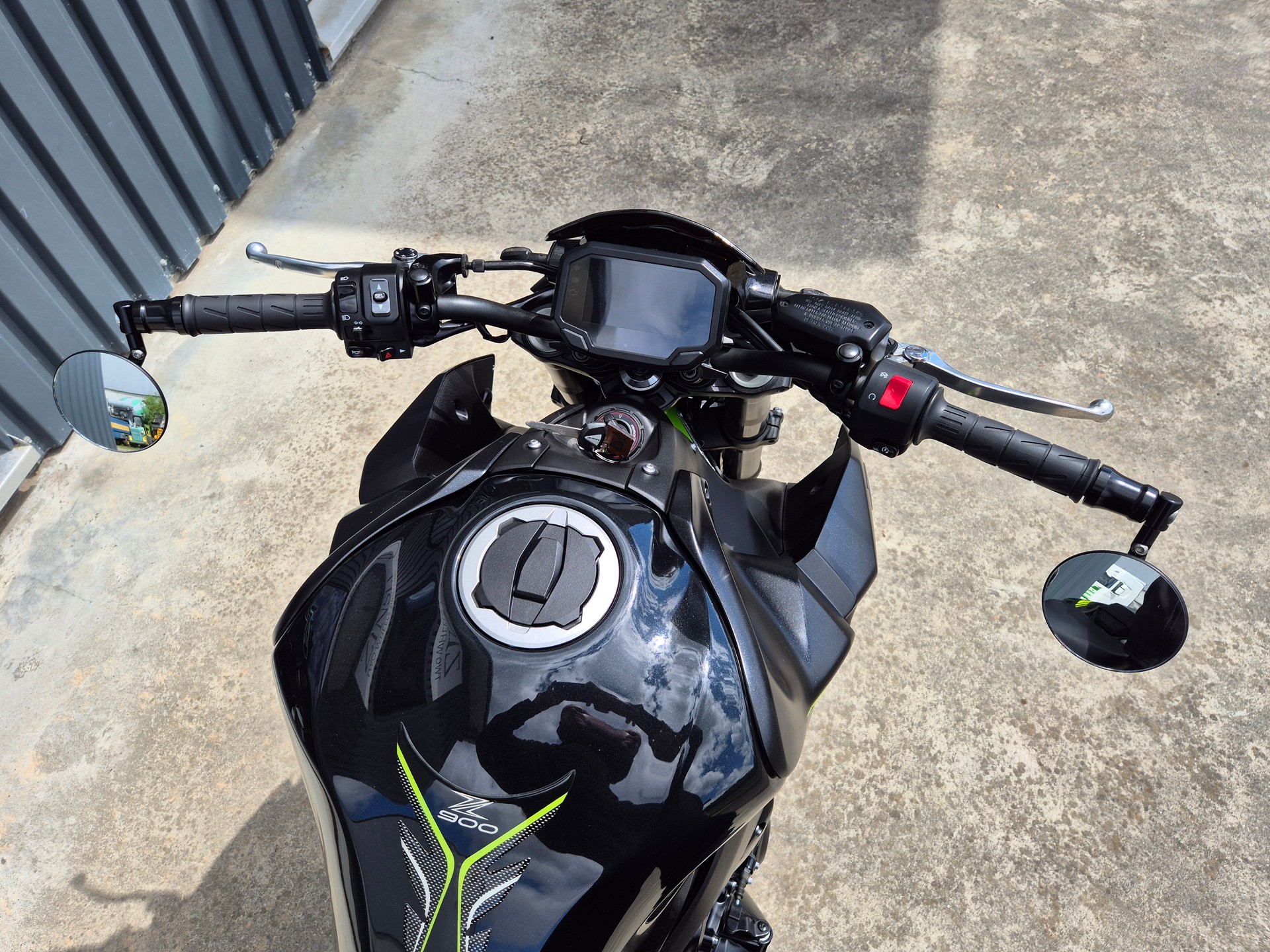 KAWASAKI Z 900-image-11