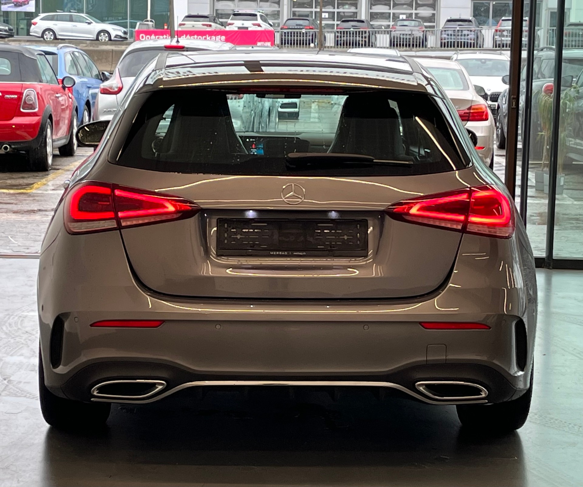 MERCEDES-BENZ A 220 AMG Line 7G-DCT 4Matic-image-5