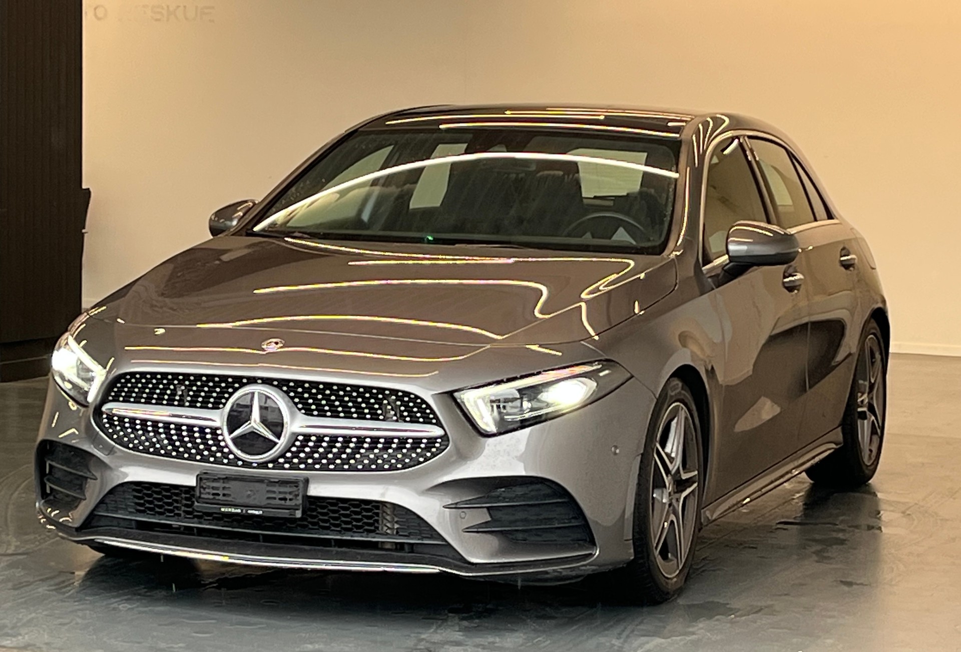 MERCEDES-BENZ A 220 AMG Line 7G-DCT 4Matic-image-1