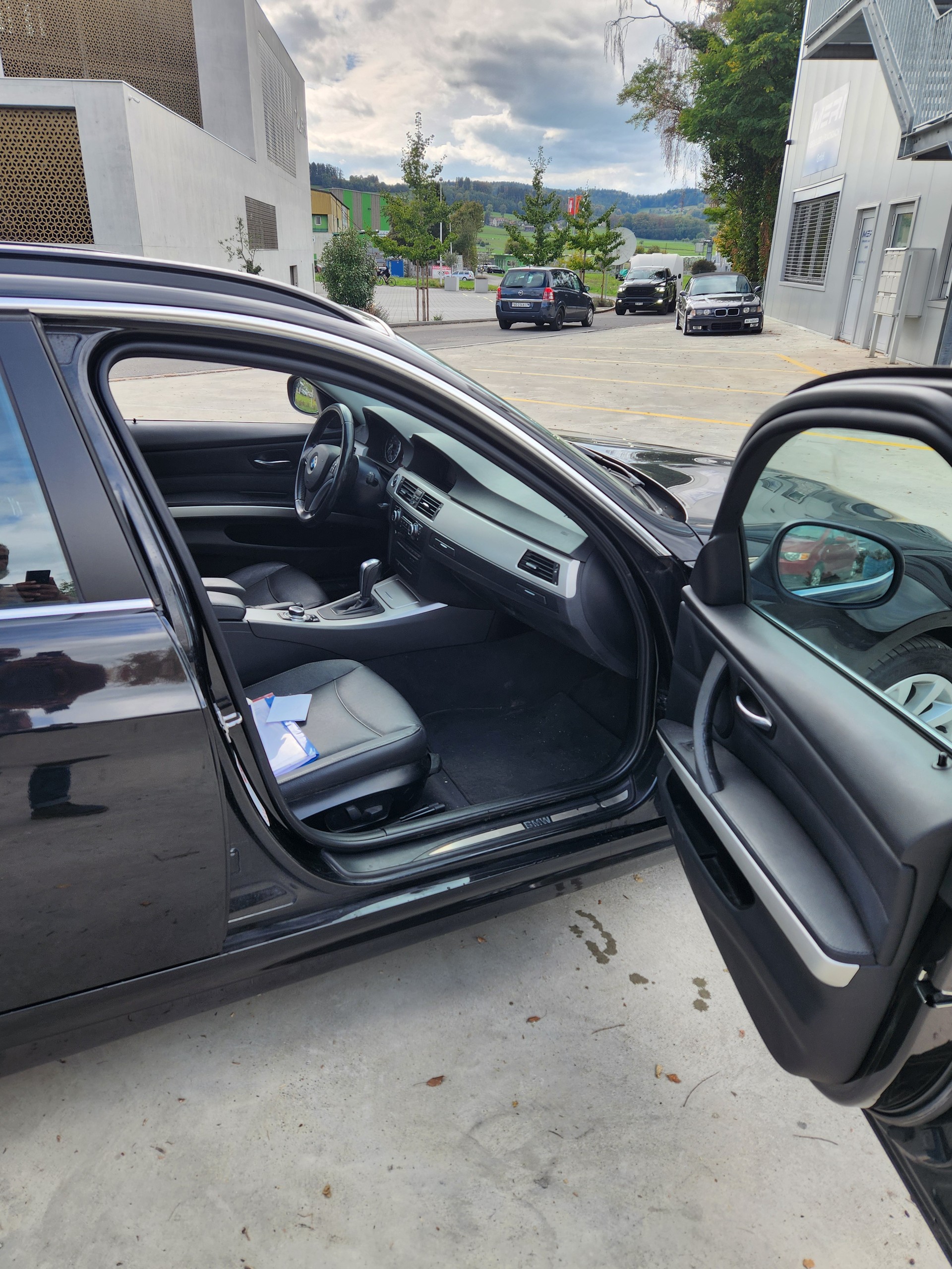 BMW 330i Touring Steptronic-image-8