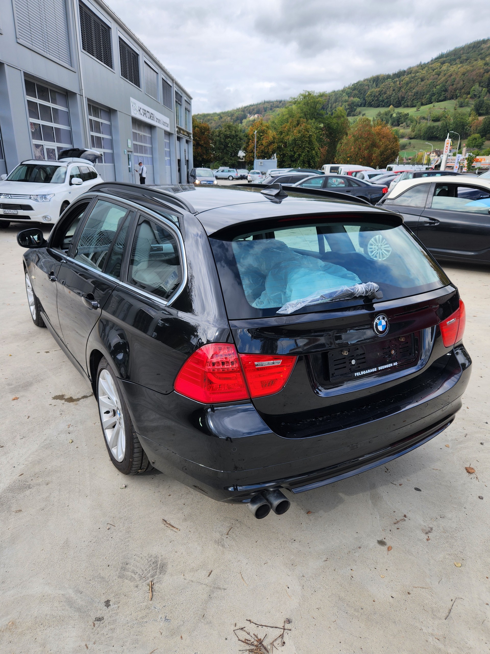 BMW 330i Touring Steptronic-image-4