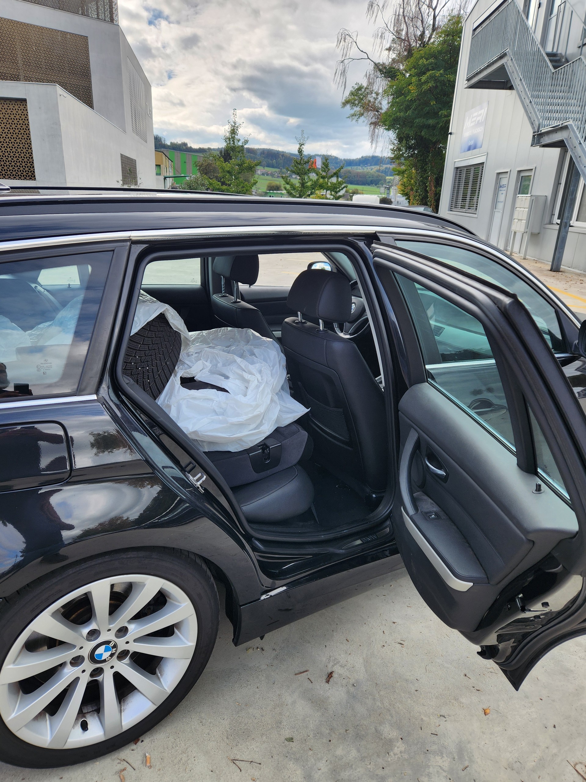 BMW 330i Touring Steptronic-image-9