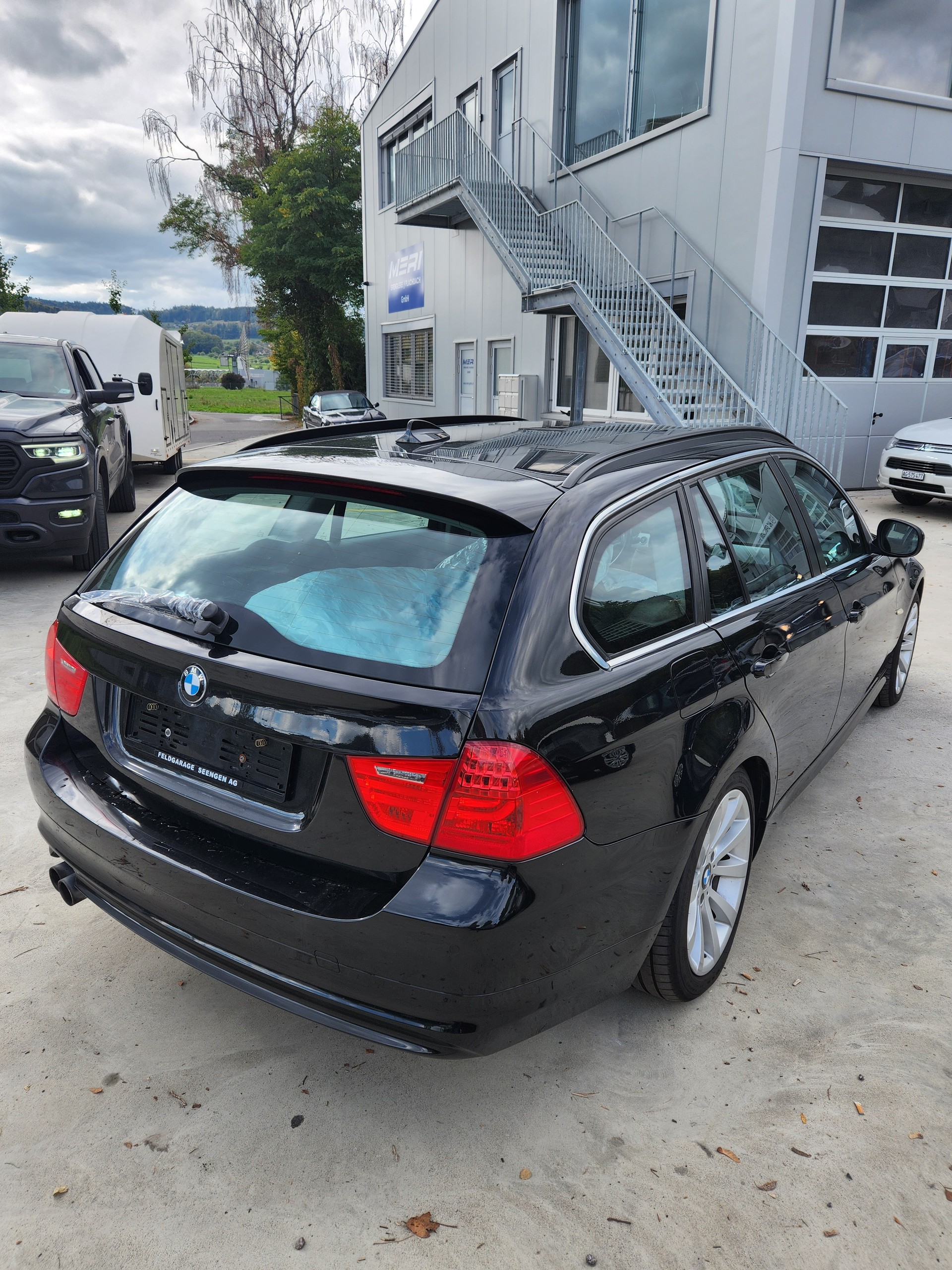 BMW 330i Touring Steptronic-image-5