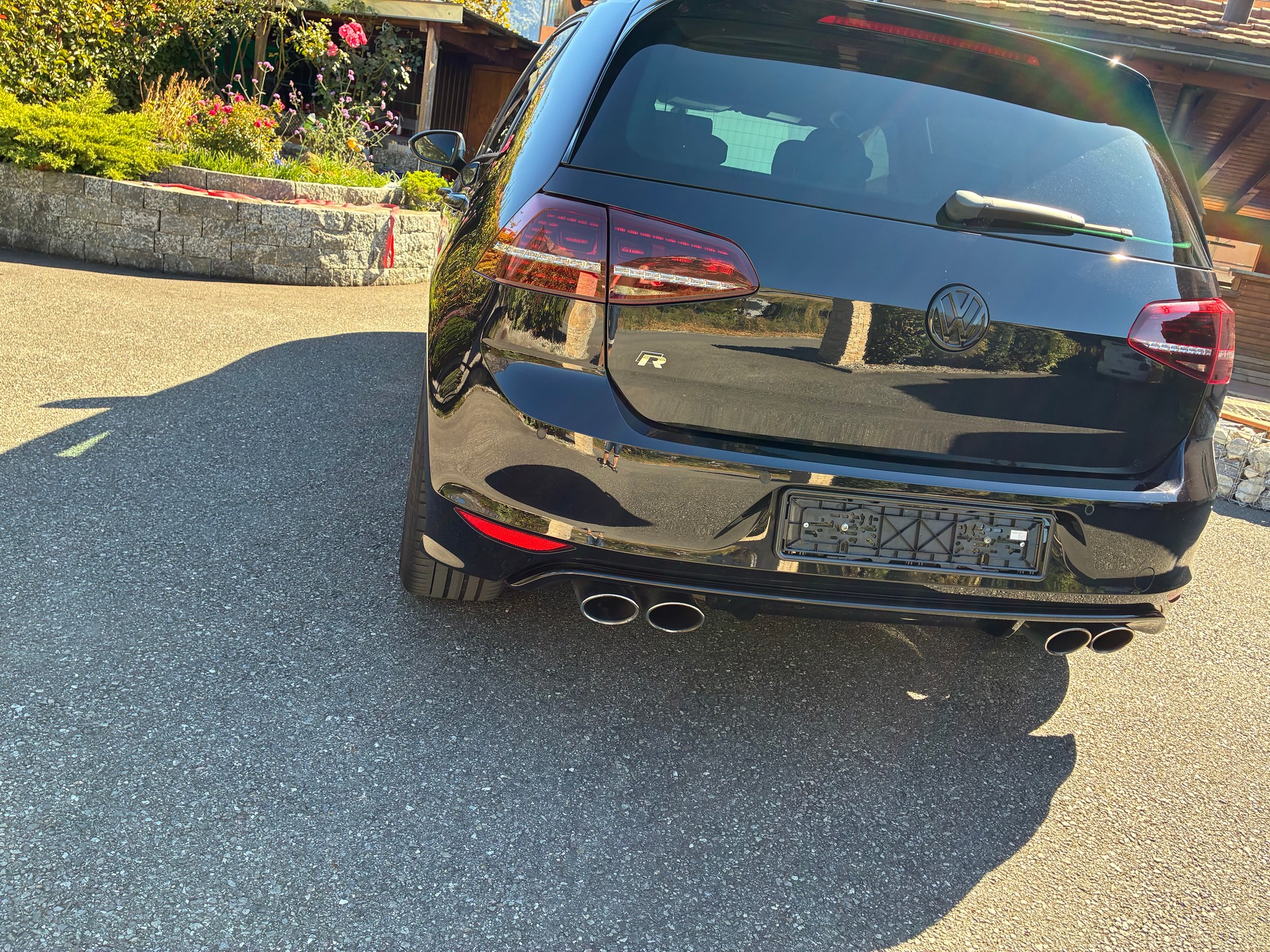 VW 2.0 TSI R DSG 4motion-image-4