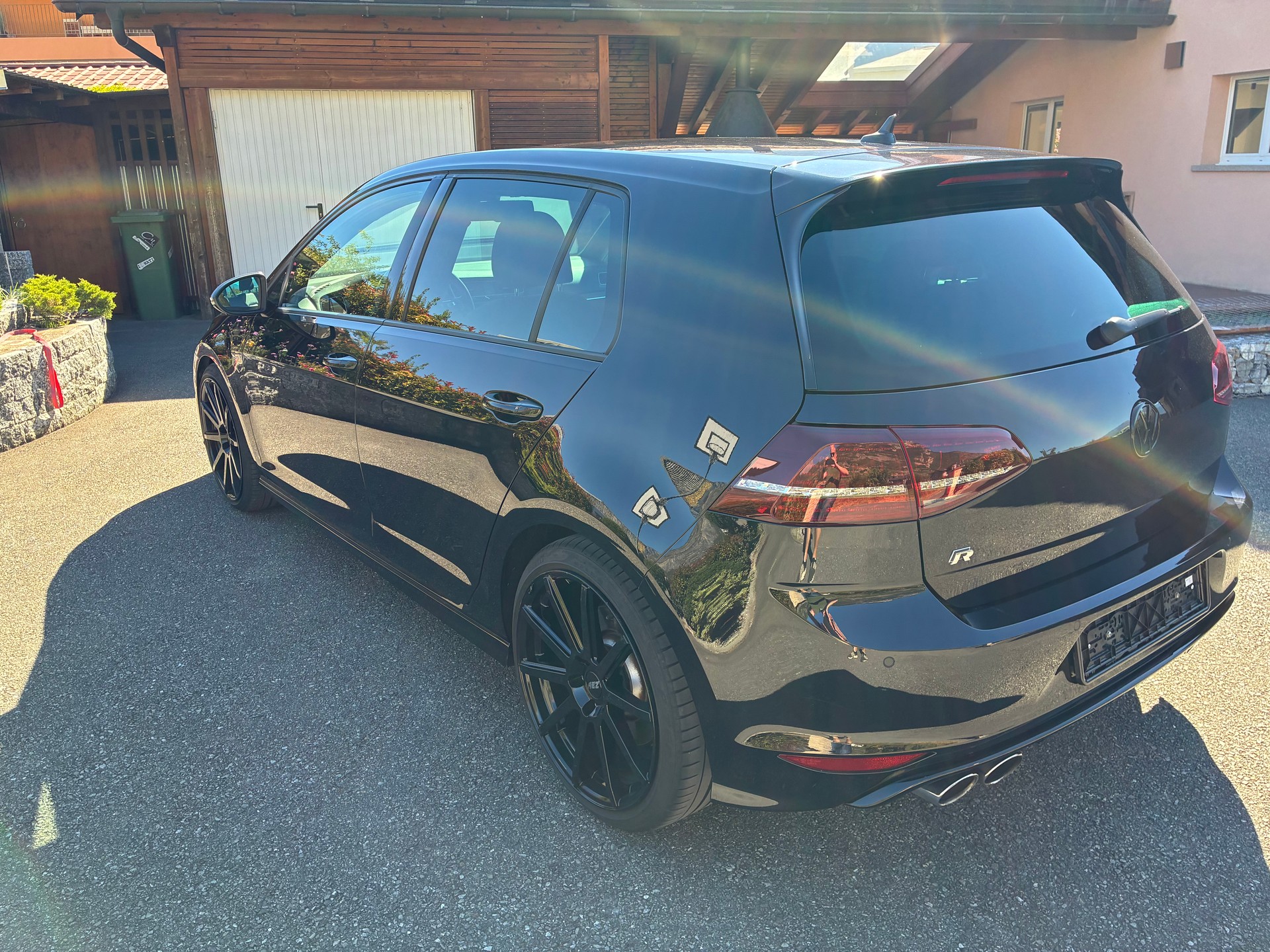 VW 2.0 TSI R DSG 4motion-image-1