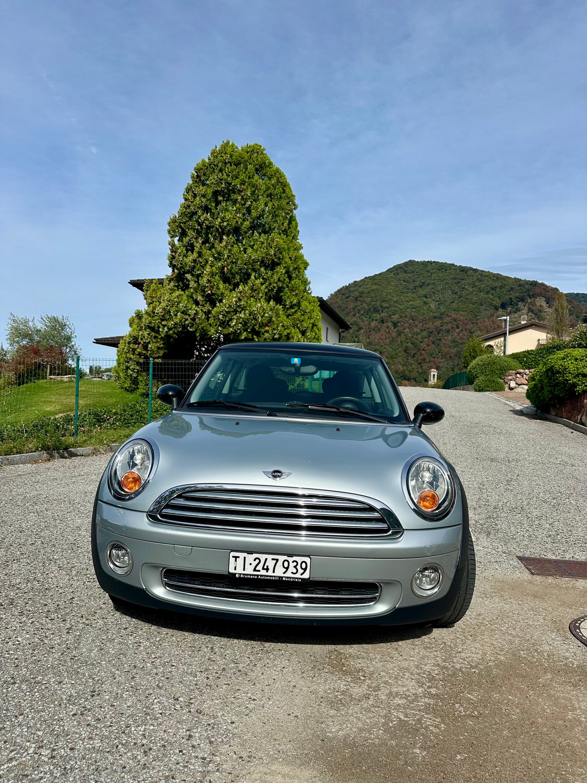 MINI 1.6i Cooper-image-1