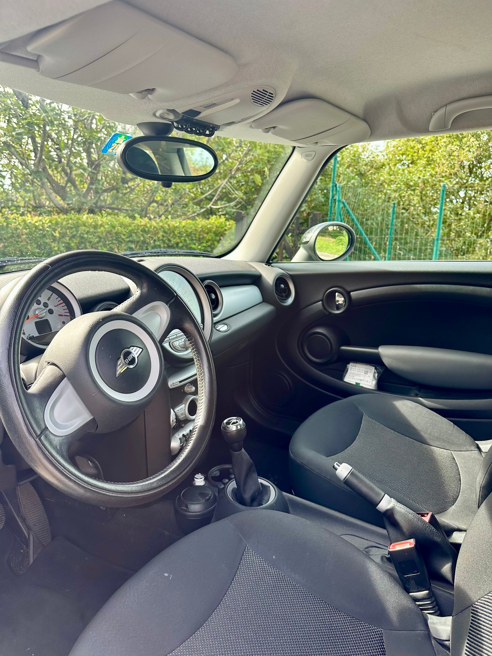 MINI 1.6i Cooper-image-4