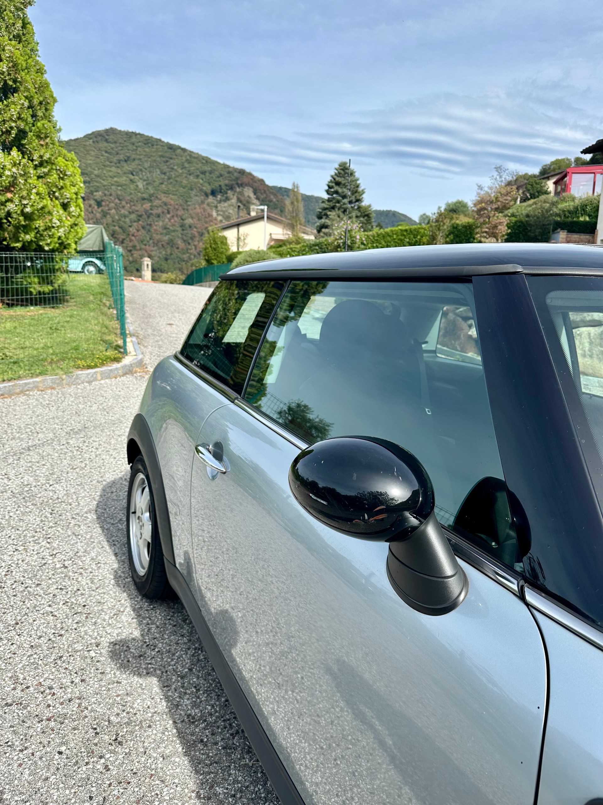 MINI 1.6i Cooper-image-5