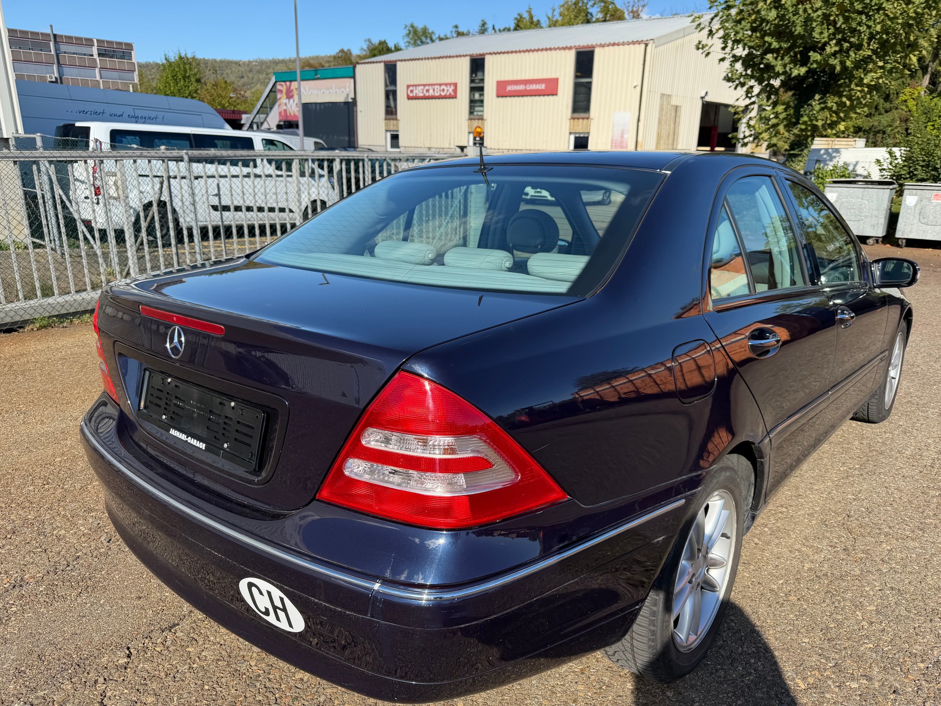 MERCEDES-BENZ C 320-image-3