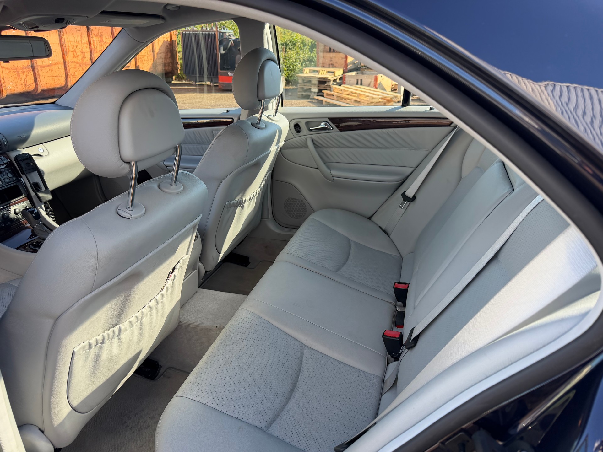 MERCEDES-BENZ C 320-image-6