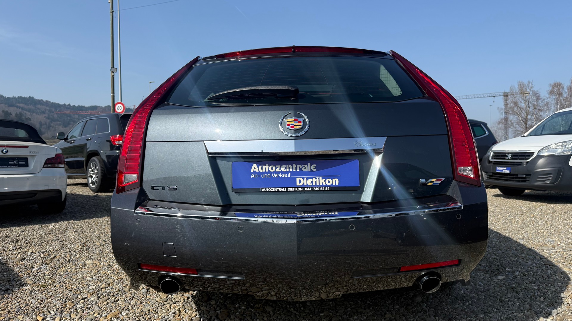 CADILLAC -V Wagon 6.2 V8 SC Automatic-image-18